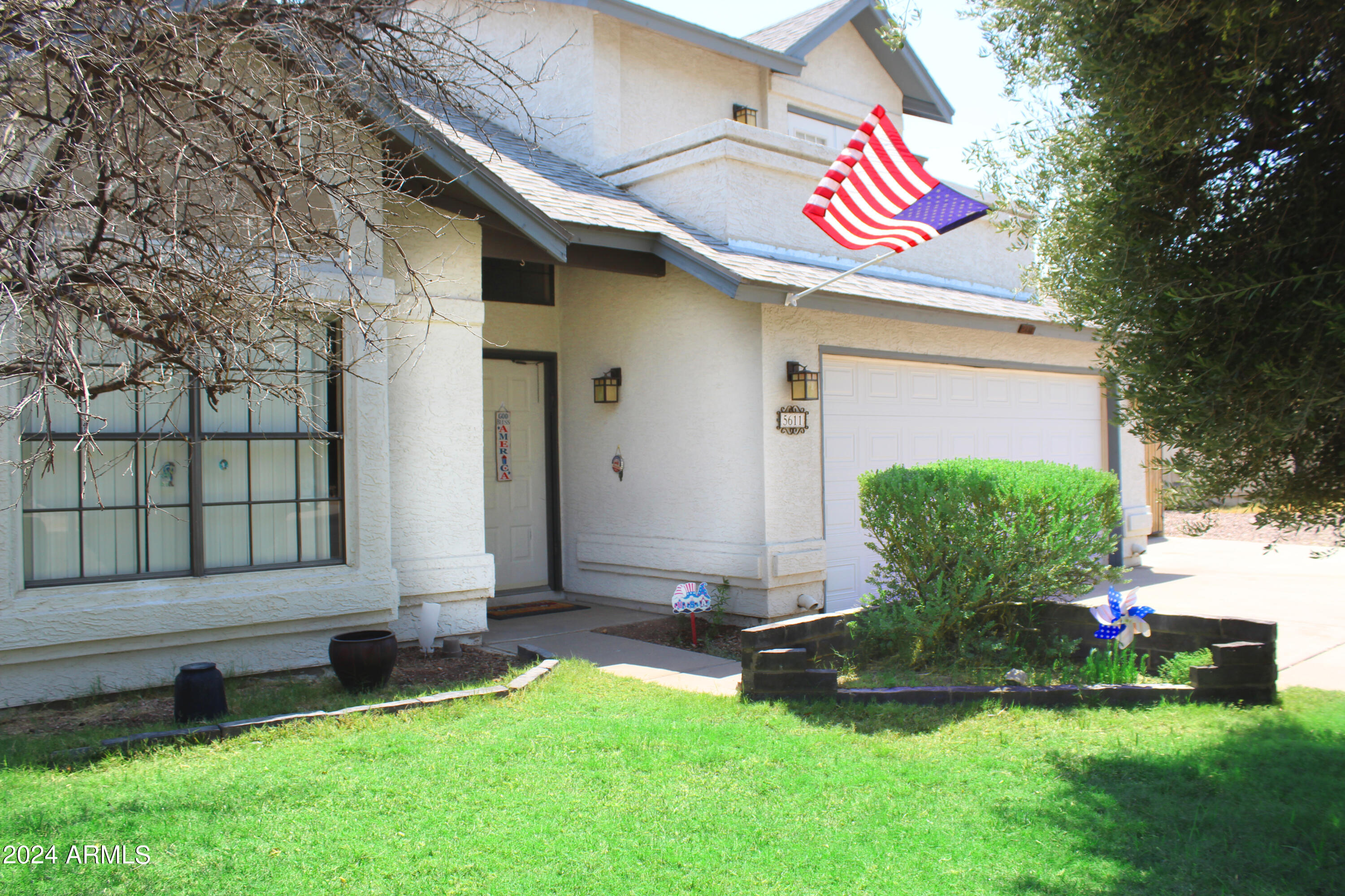 5611 W CHICAGO Street