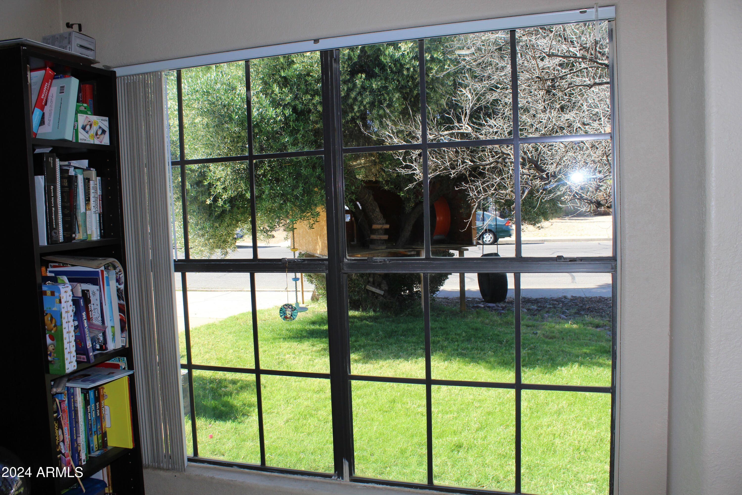 5611 W CHICAGO Street