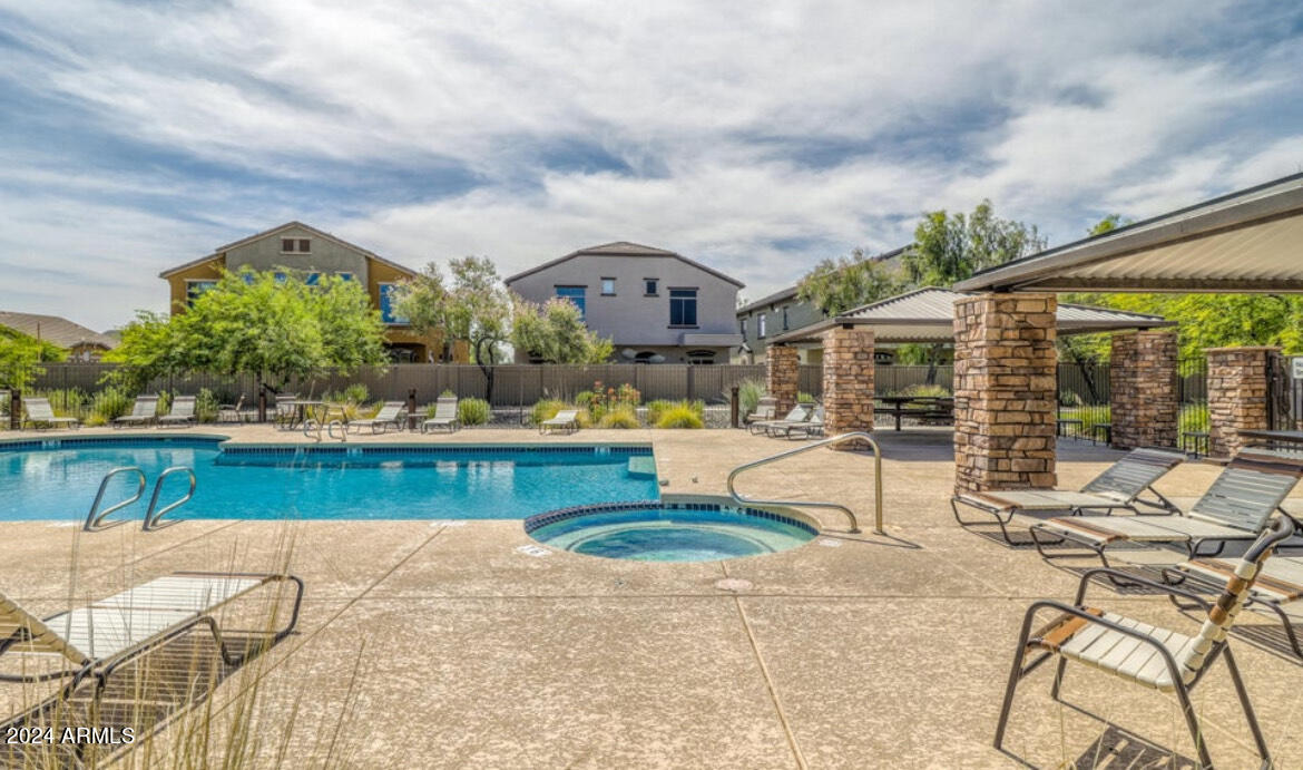 2725 E MINE CREEK Road # 1232