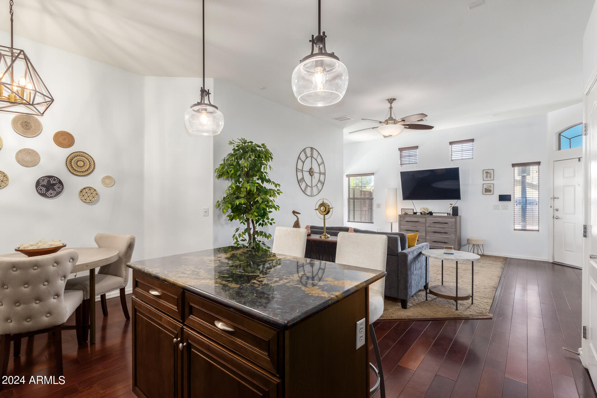 2725 E MINE CREEK Road # 1232
