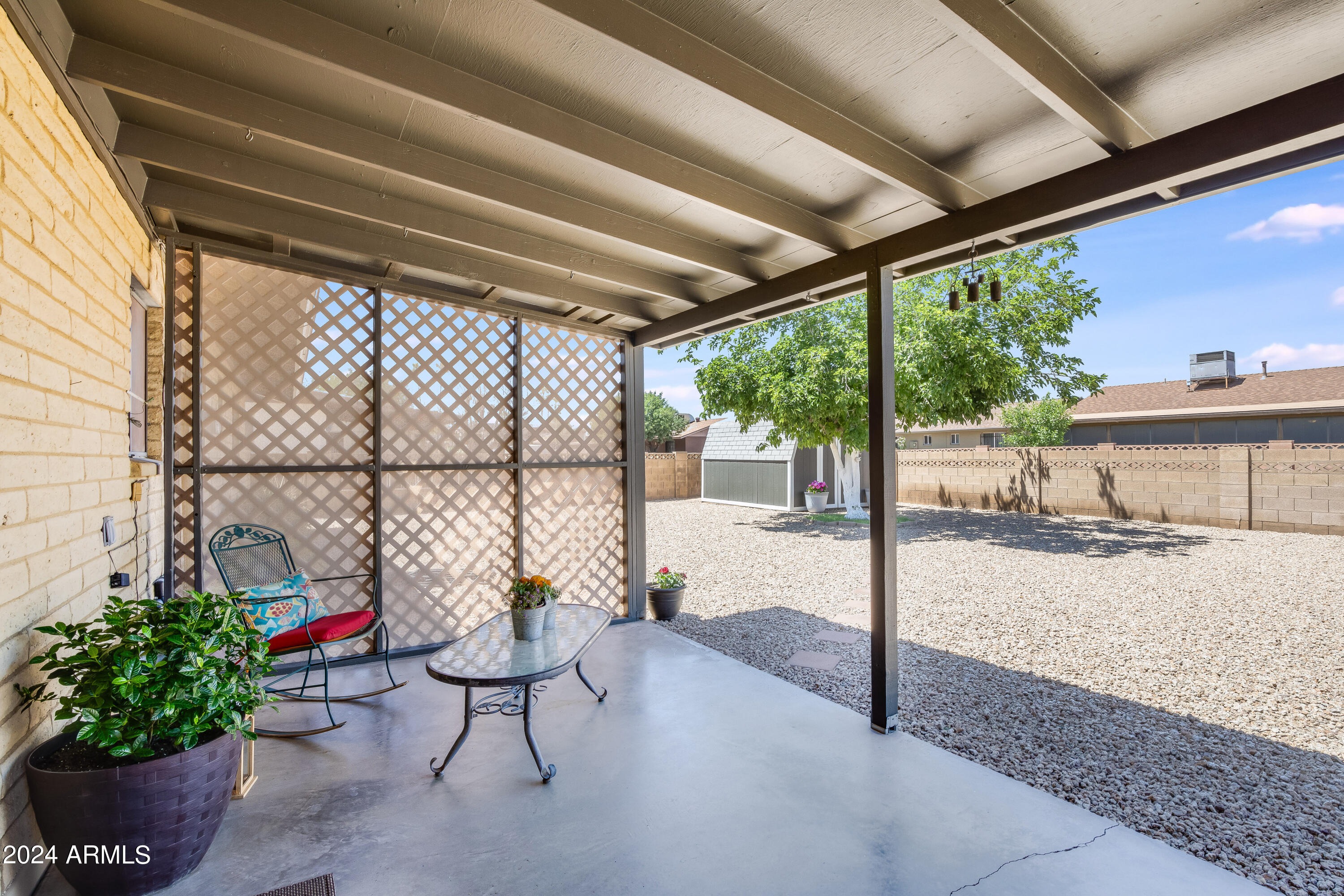 214 E LA CANADA Boulevard