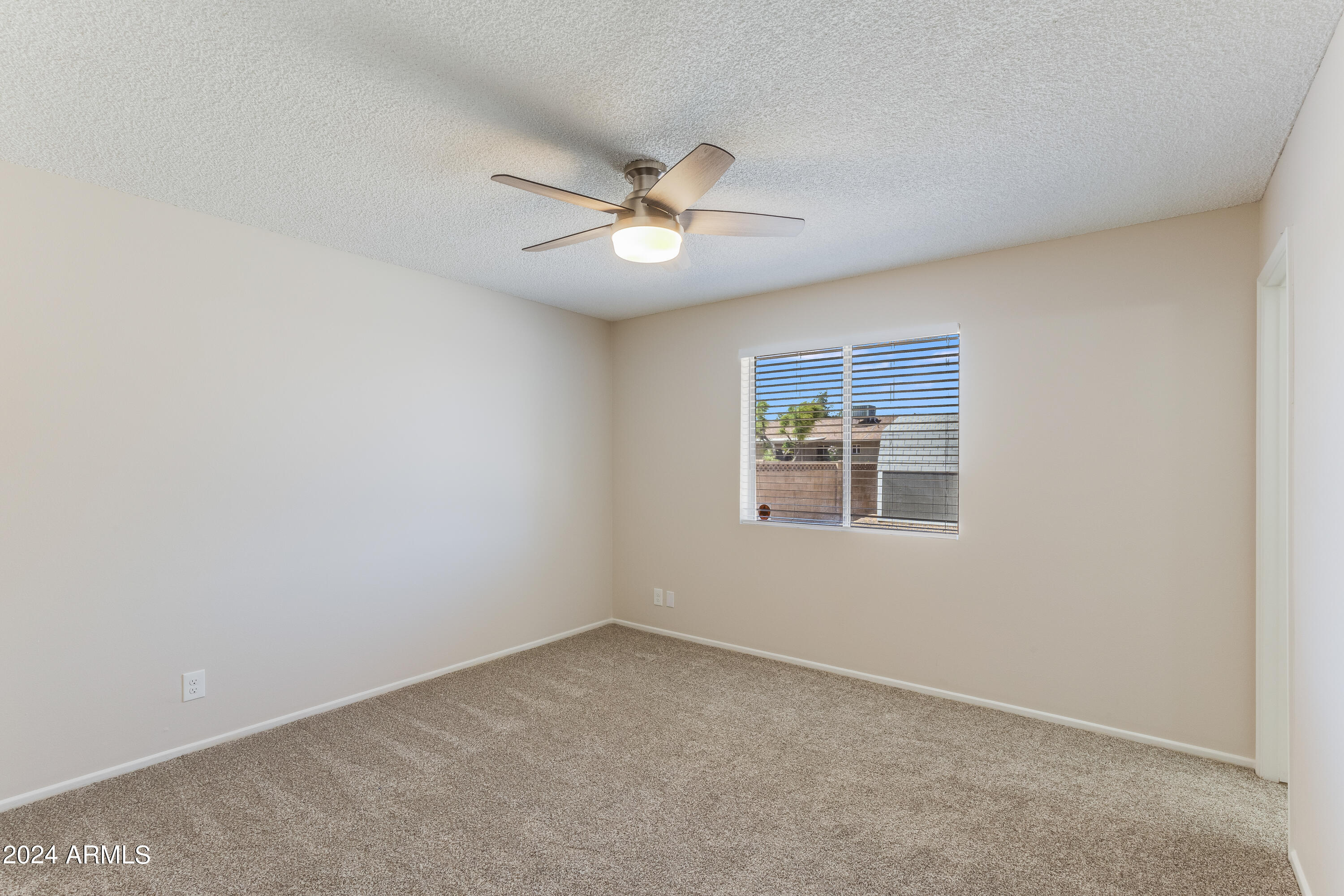 214 E LA CANADA Boulevard