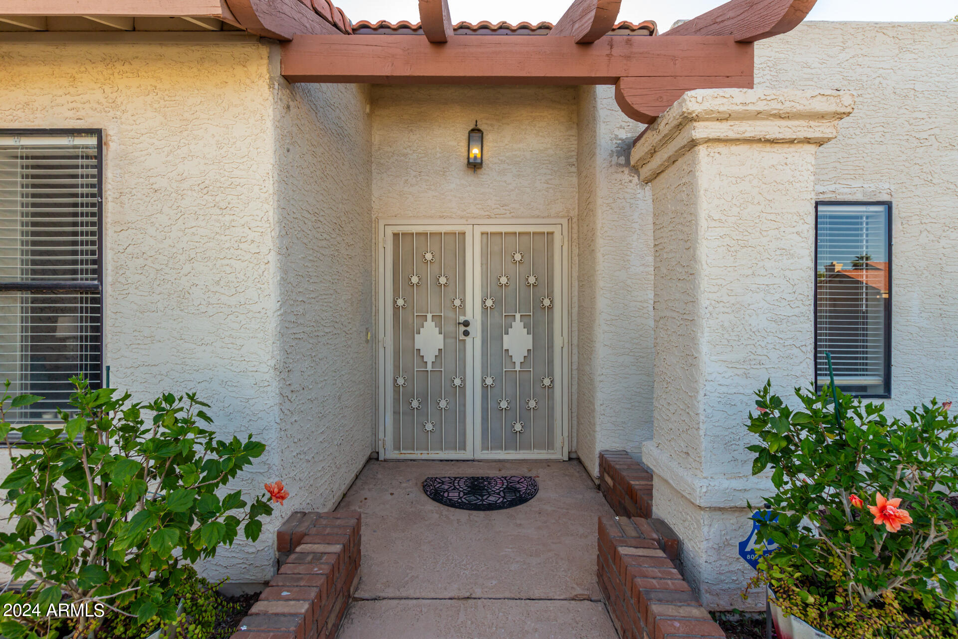 10525 E SUNNYDALE Drive