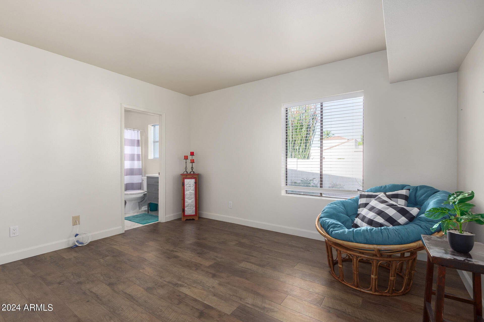 10525 E SUNNYDALE Drive