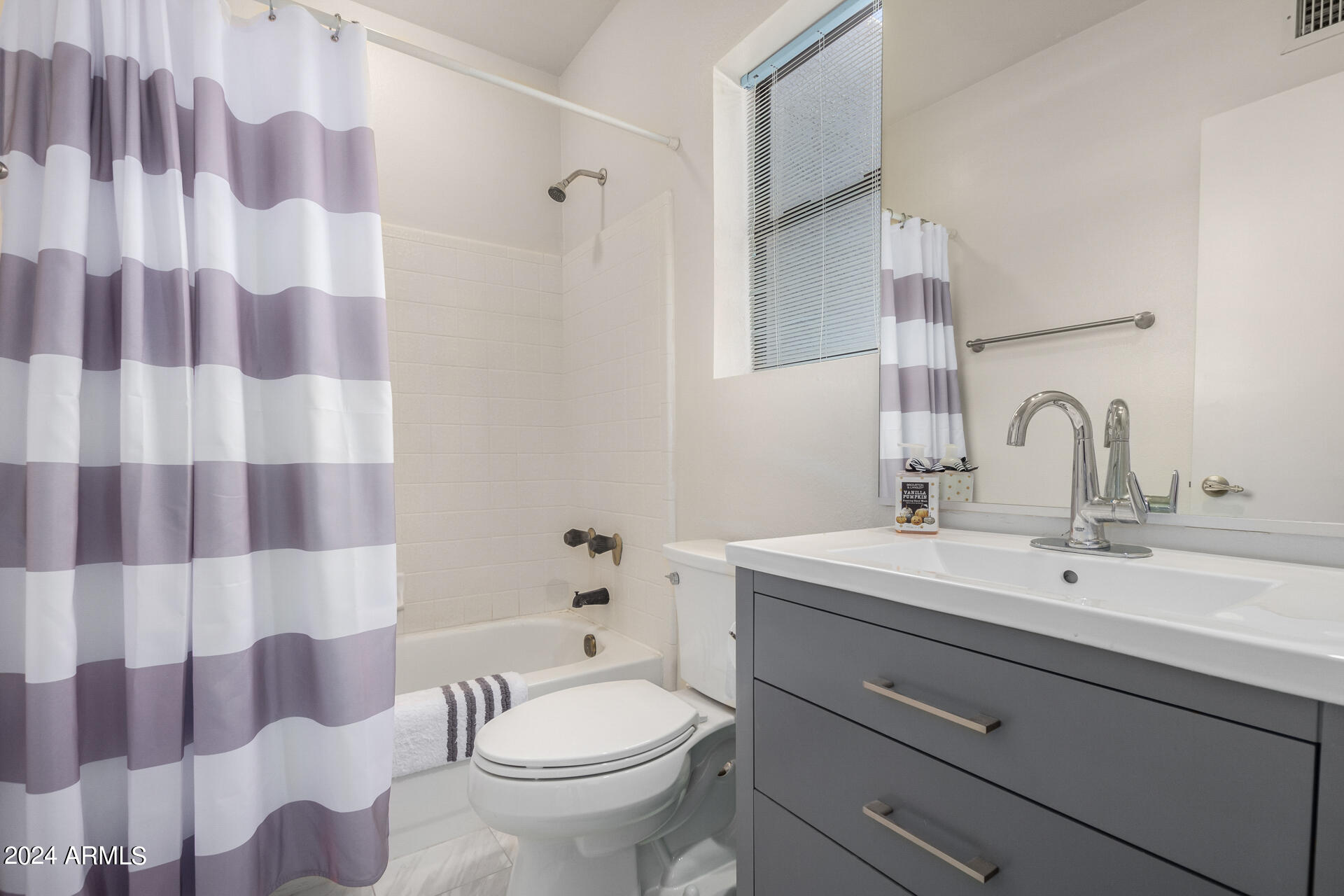 10525 E SUNNYDALE Drive