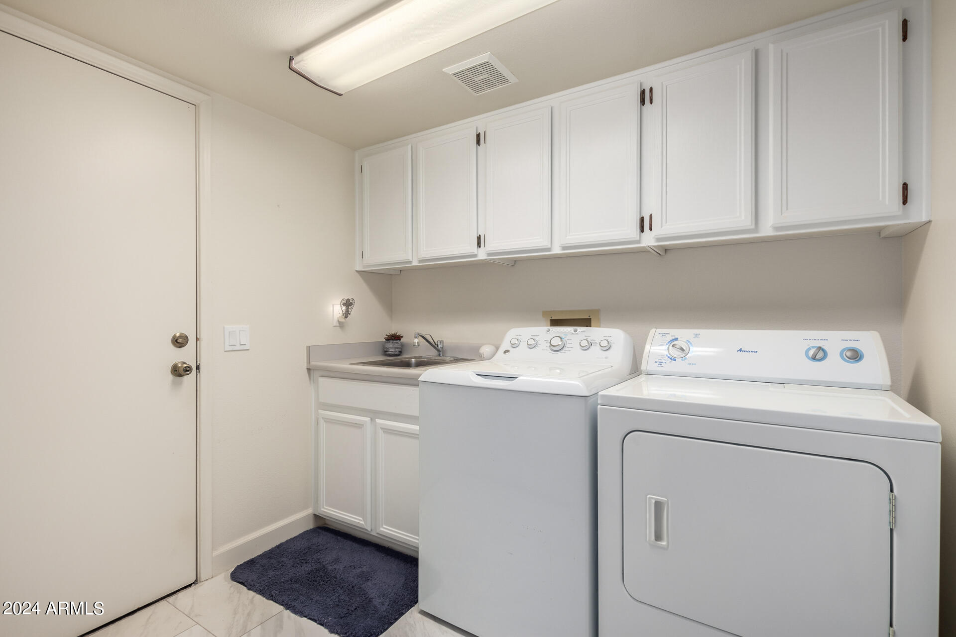 10525 E SUNNYDALE Drive