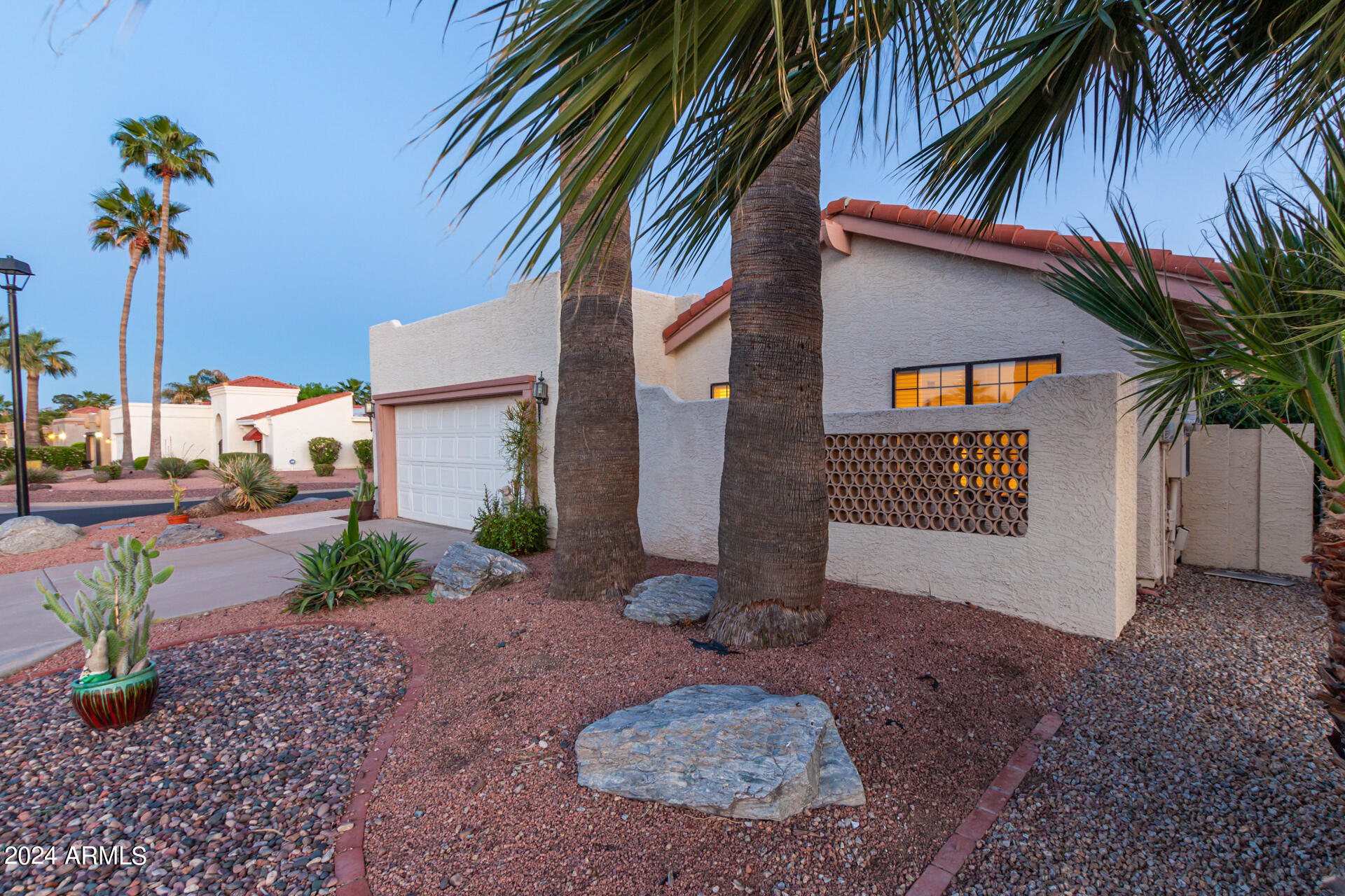 10525 E SUNNYDALE Drive