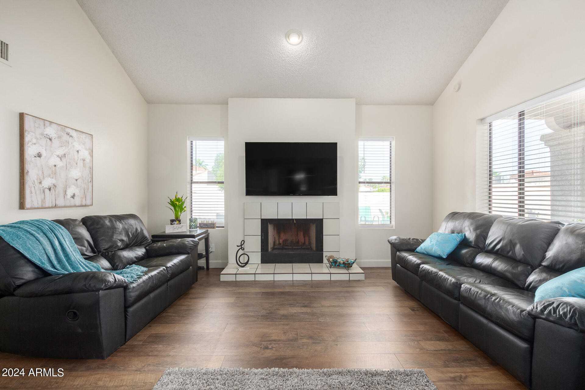 10525 E SUNNYDALE Drive