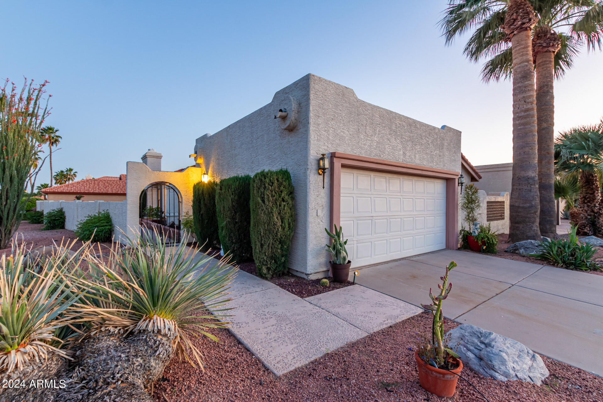 10525 E SUNNYDALE Drive