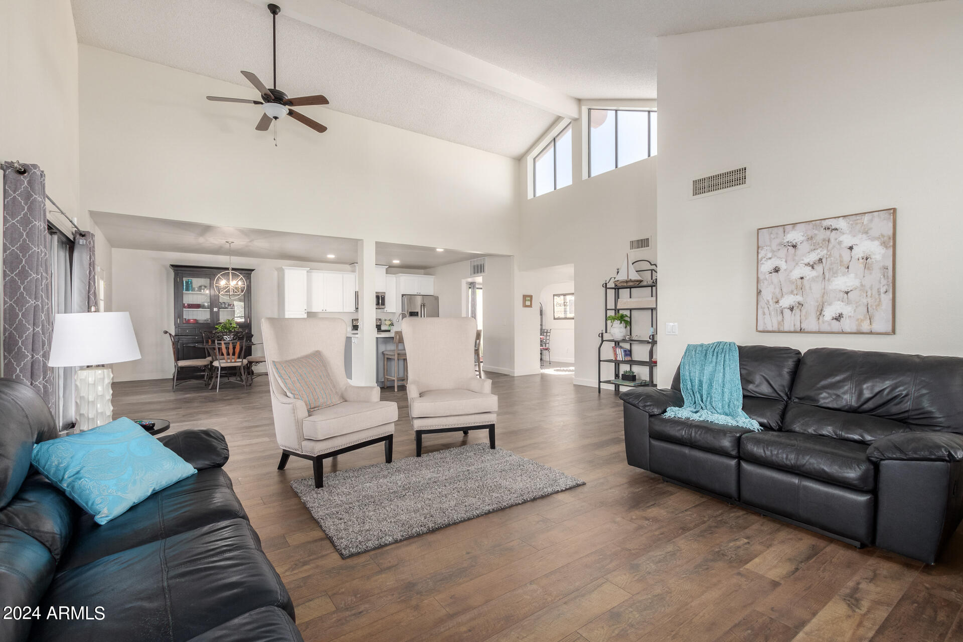 10525 E SUNNYDALE Drive