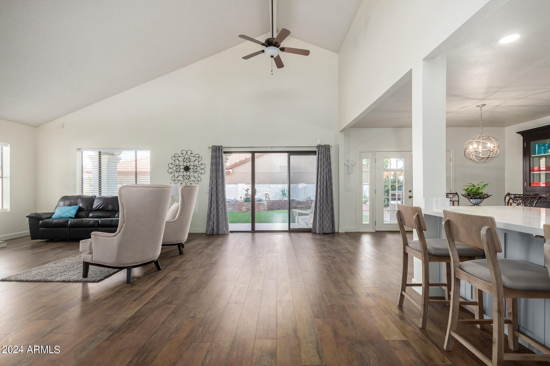 10525 E SUNNYDALE Drive