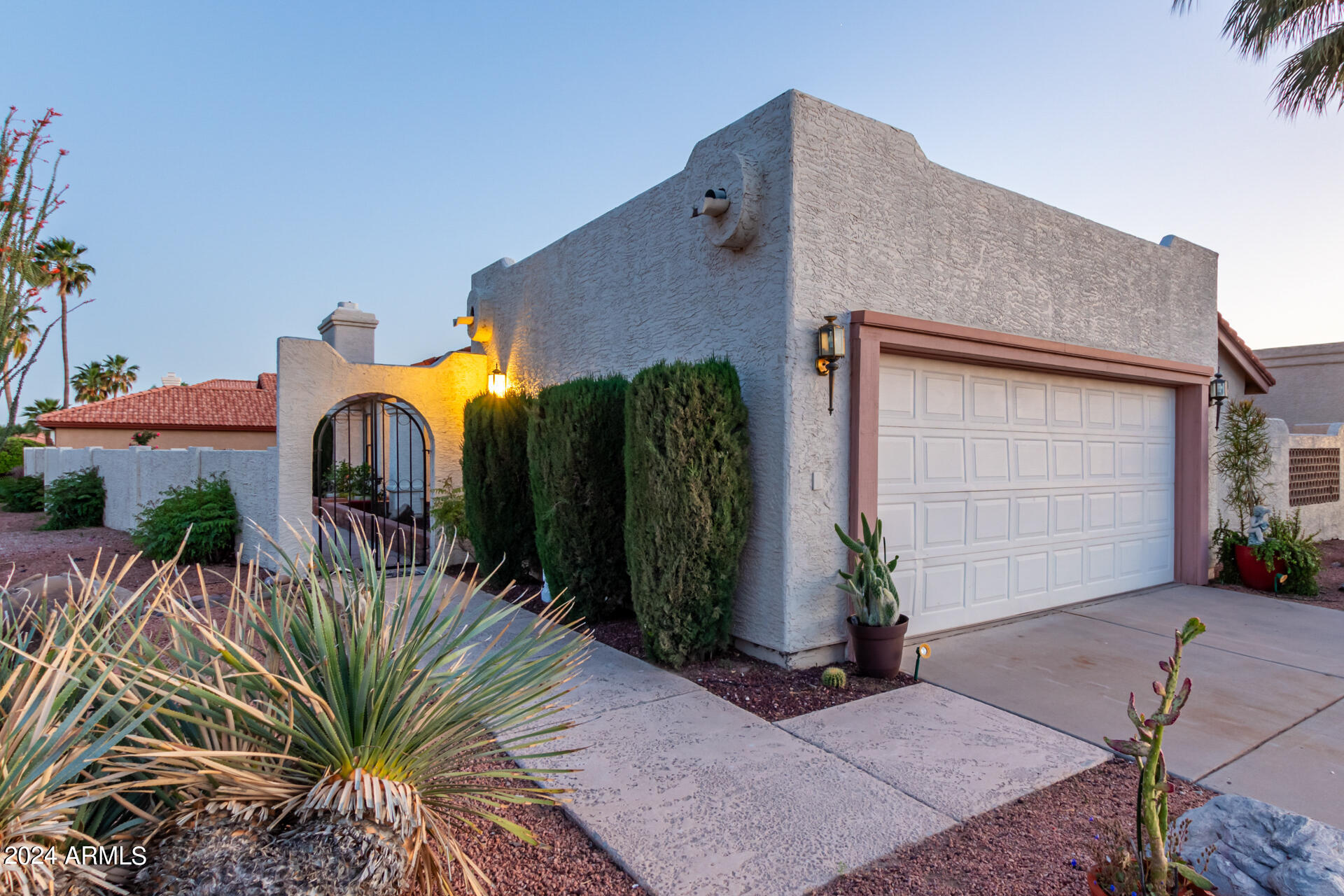 10525 E SUNNYDALE Drive