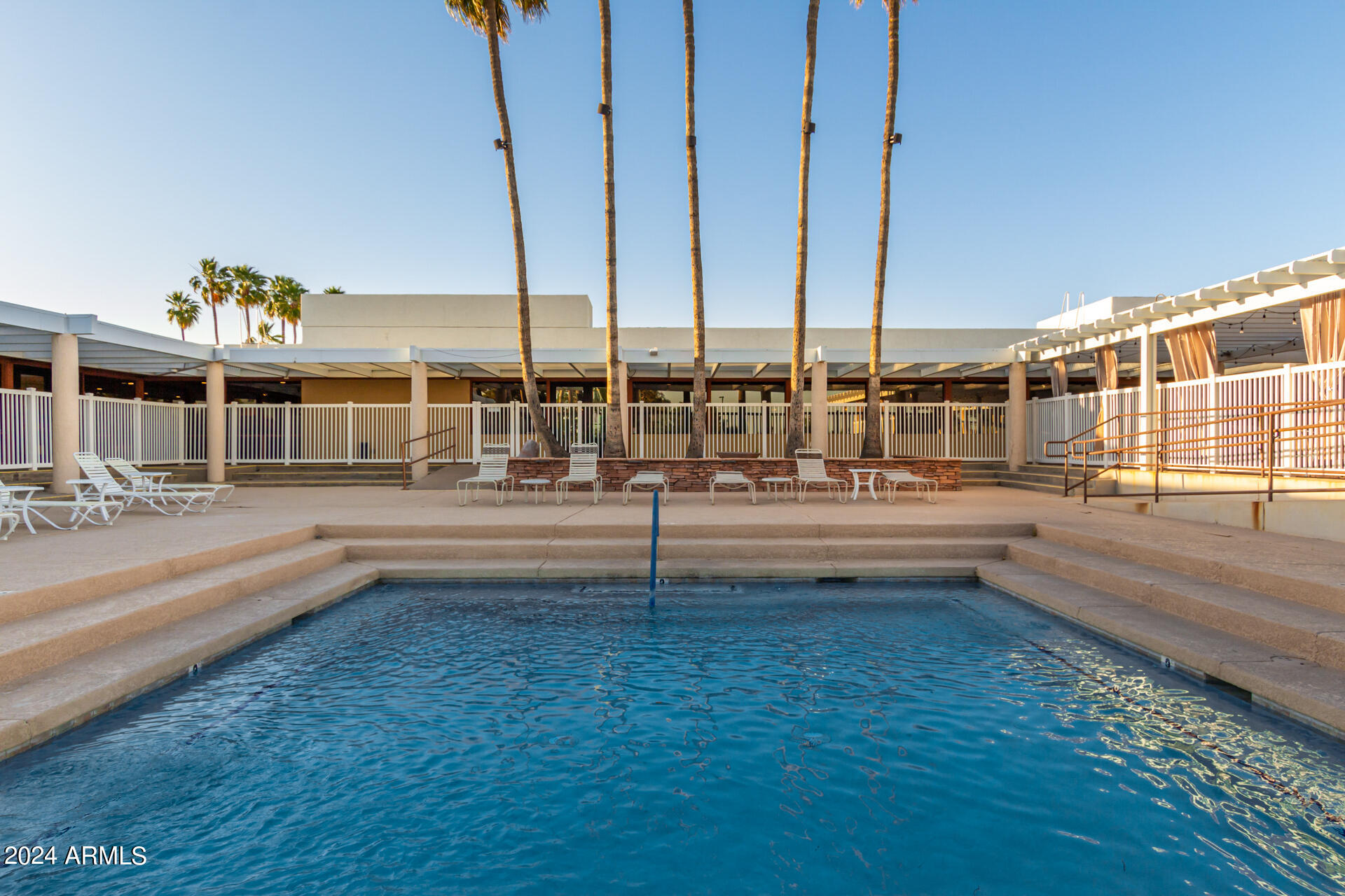 10525 E SUNNYDALE Drive