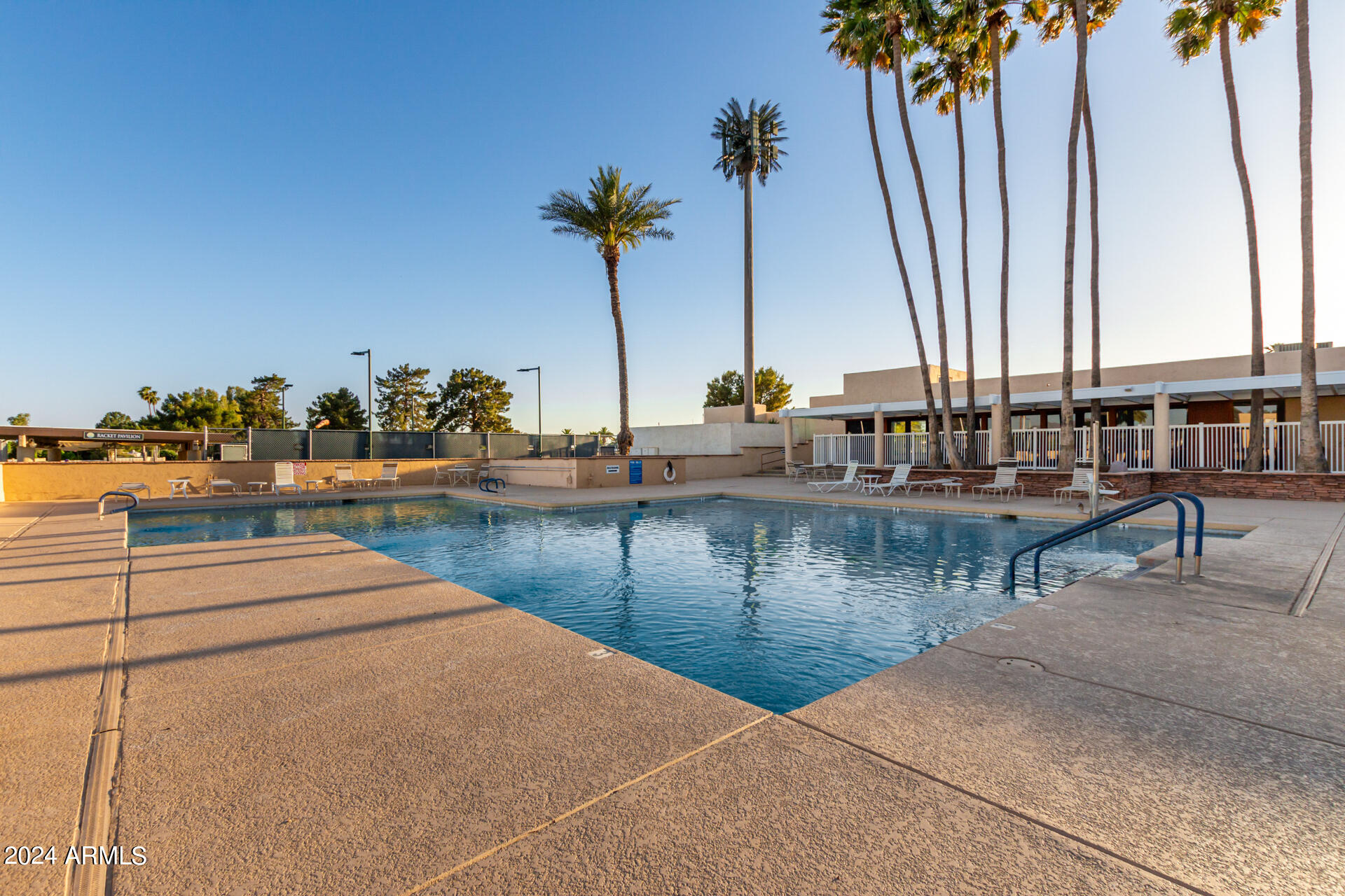 10525 E SUNNYDALE Drive