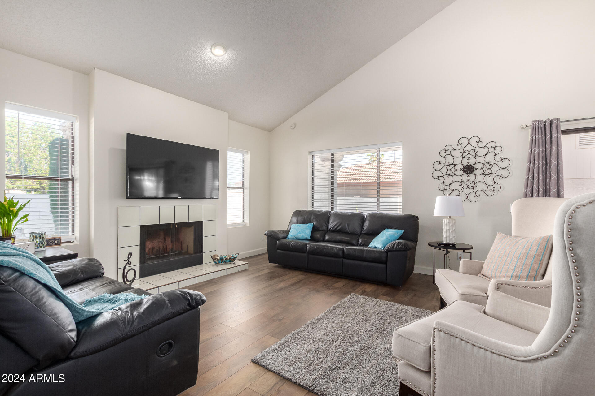 10525 E SUNNYDALE Drive