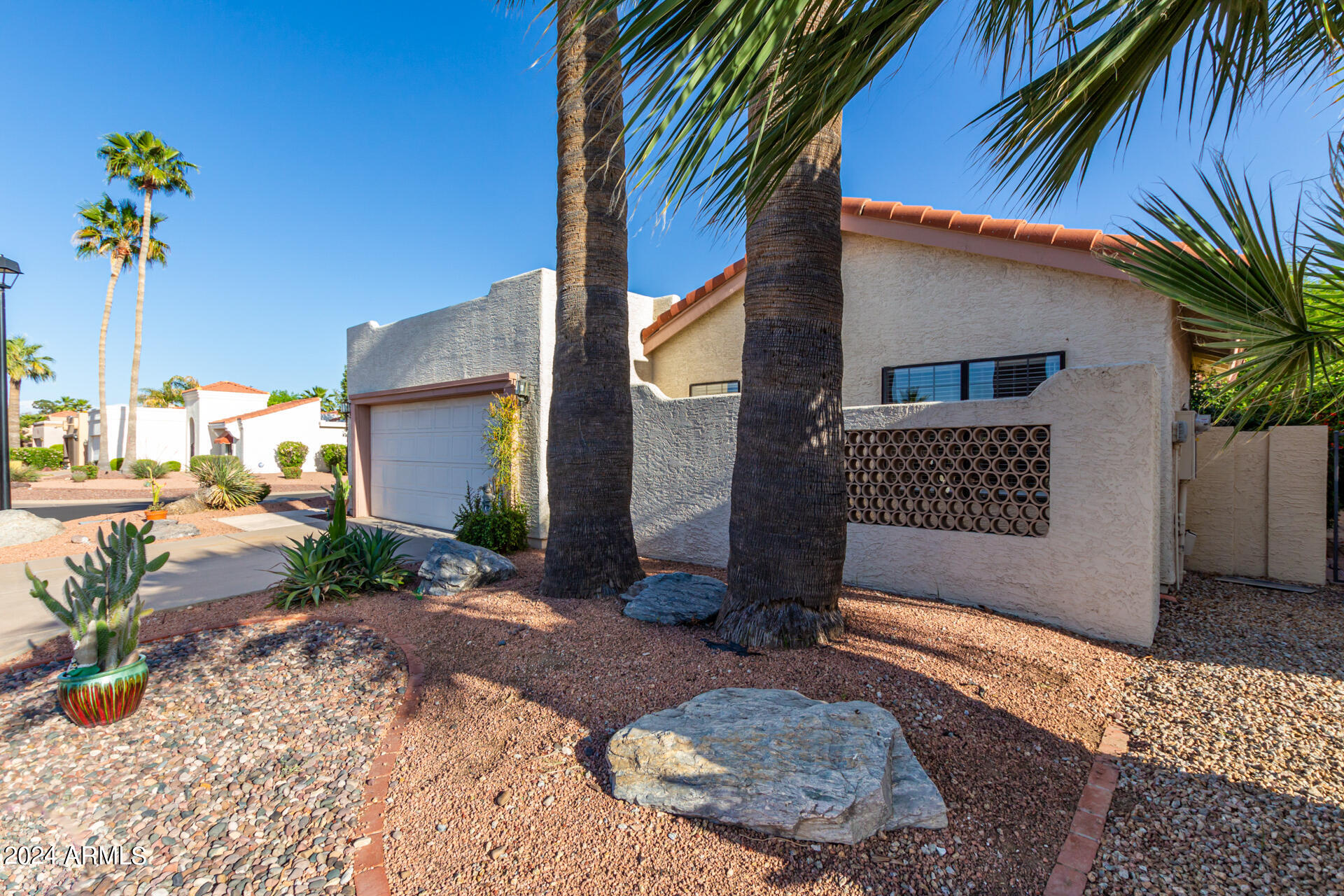 10525 E SUNNYDALE Drive