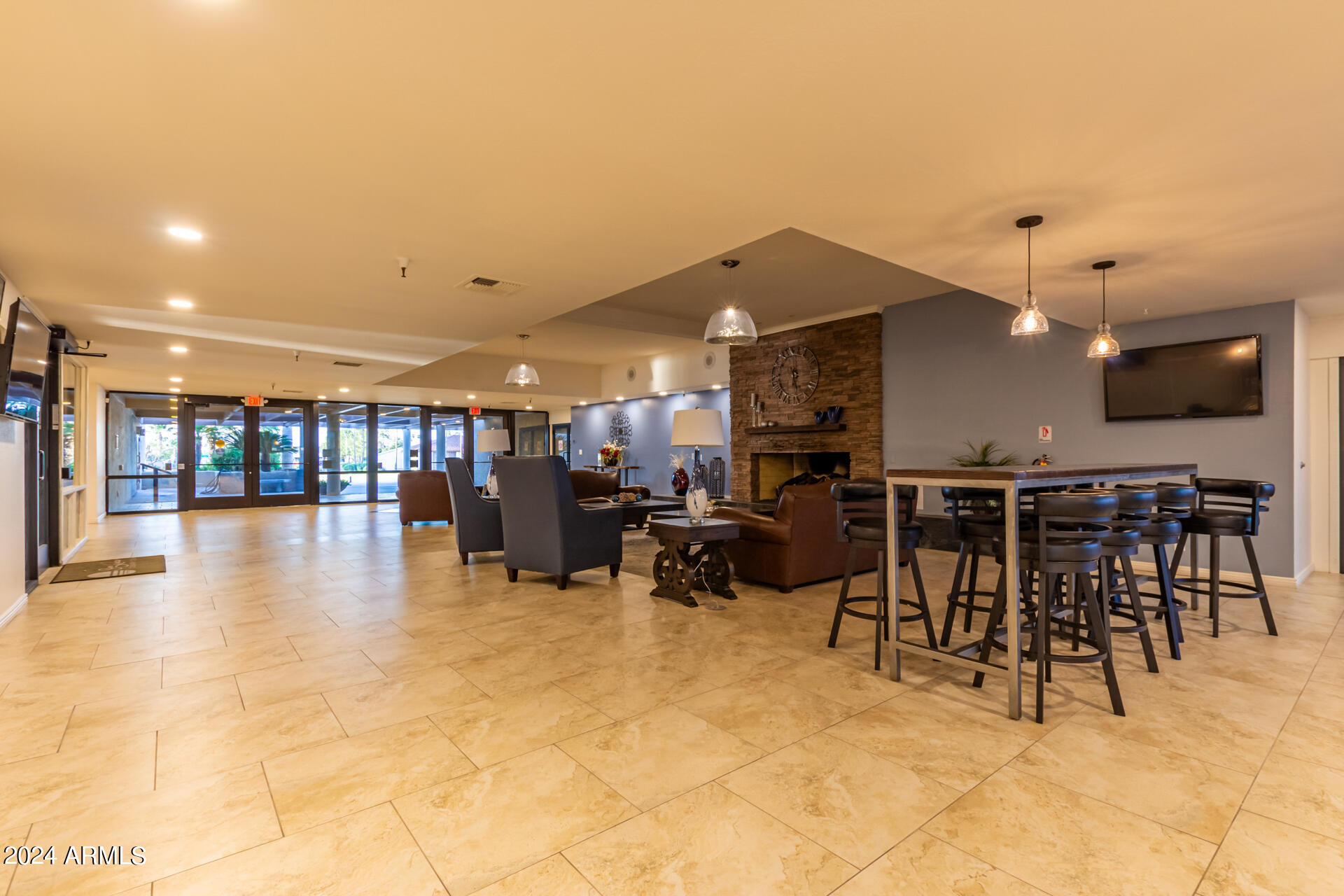 10525 E SUNNYDALE Drive