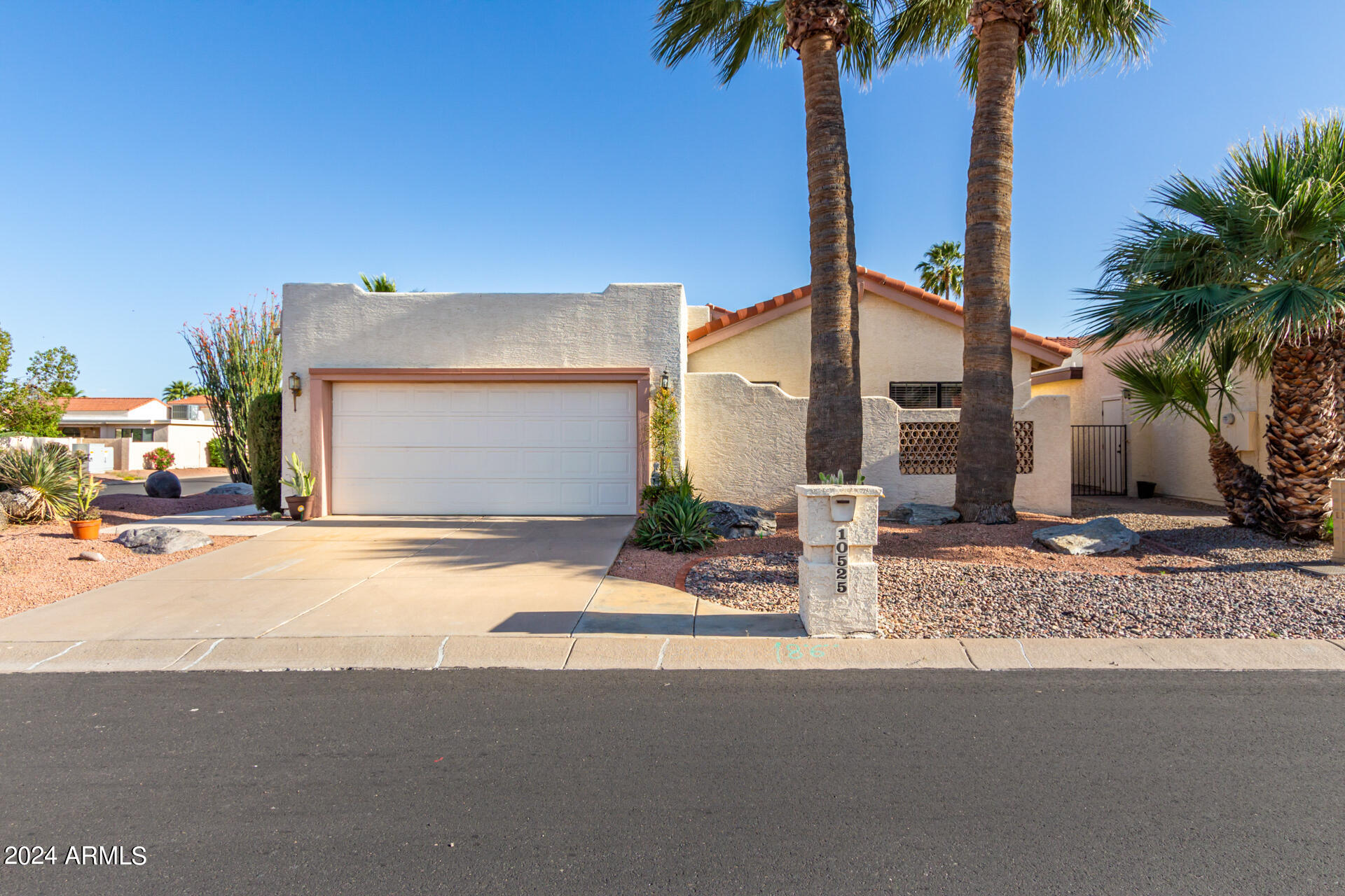 10525 E SUNNYDALE Drive