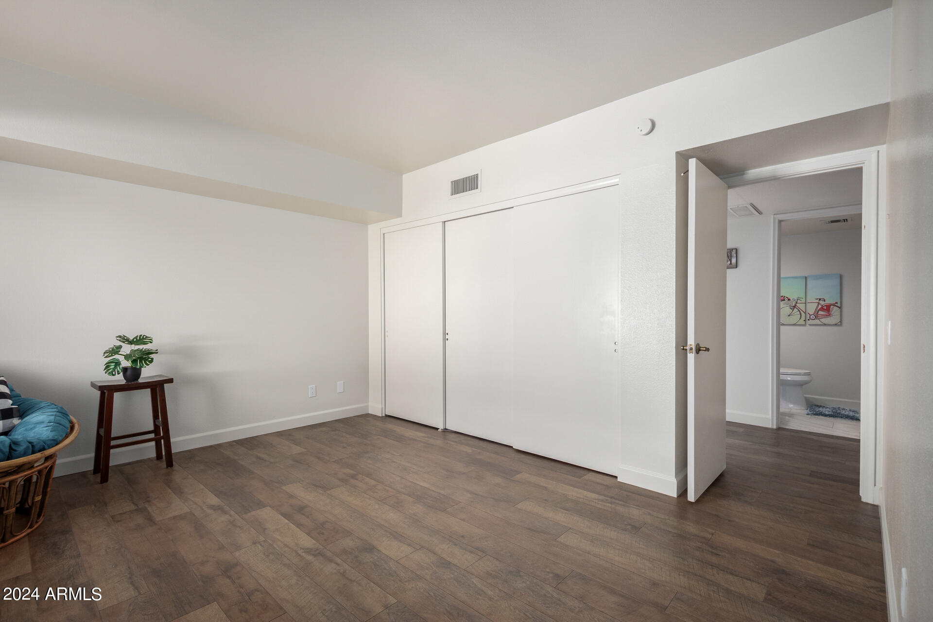 10525 E SUNNYDALE Drive