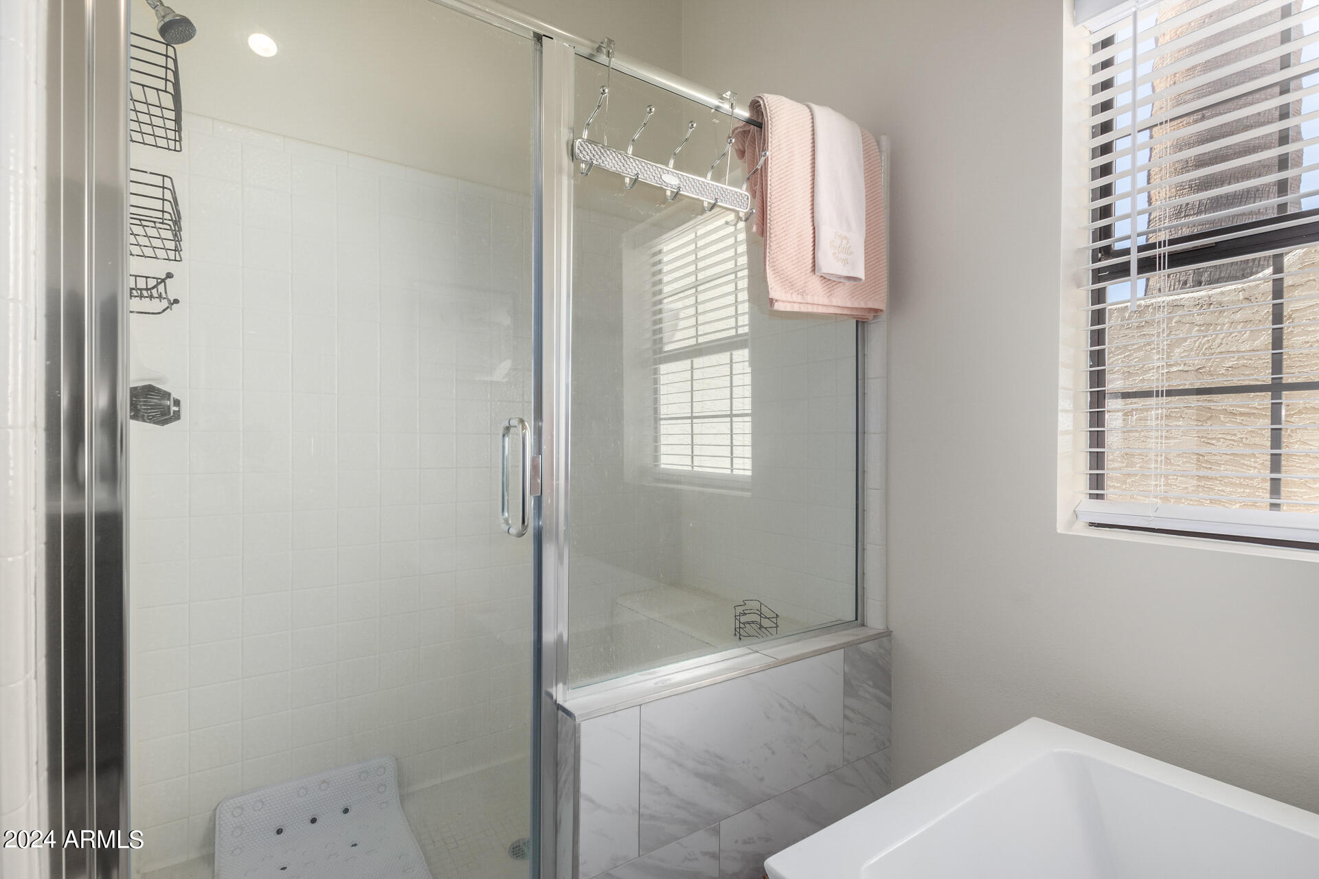 10525 E SUNNYDALE Drive