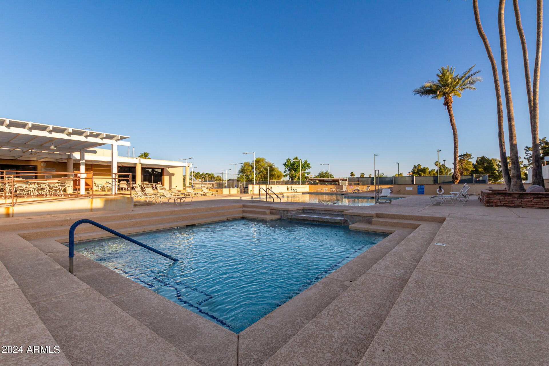 10525 E SUNNYDALE Drive