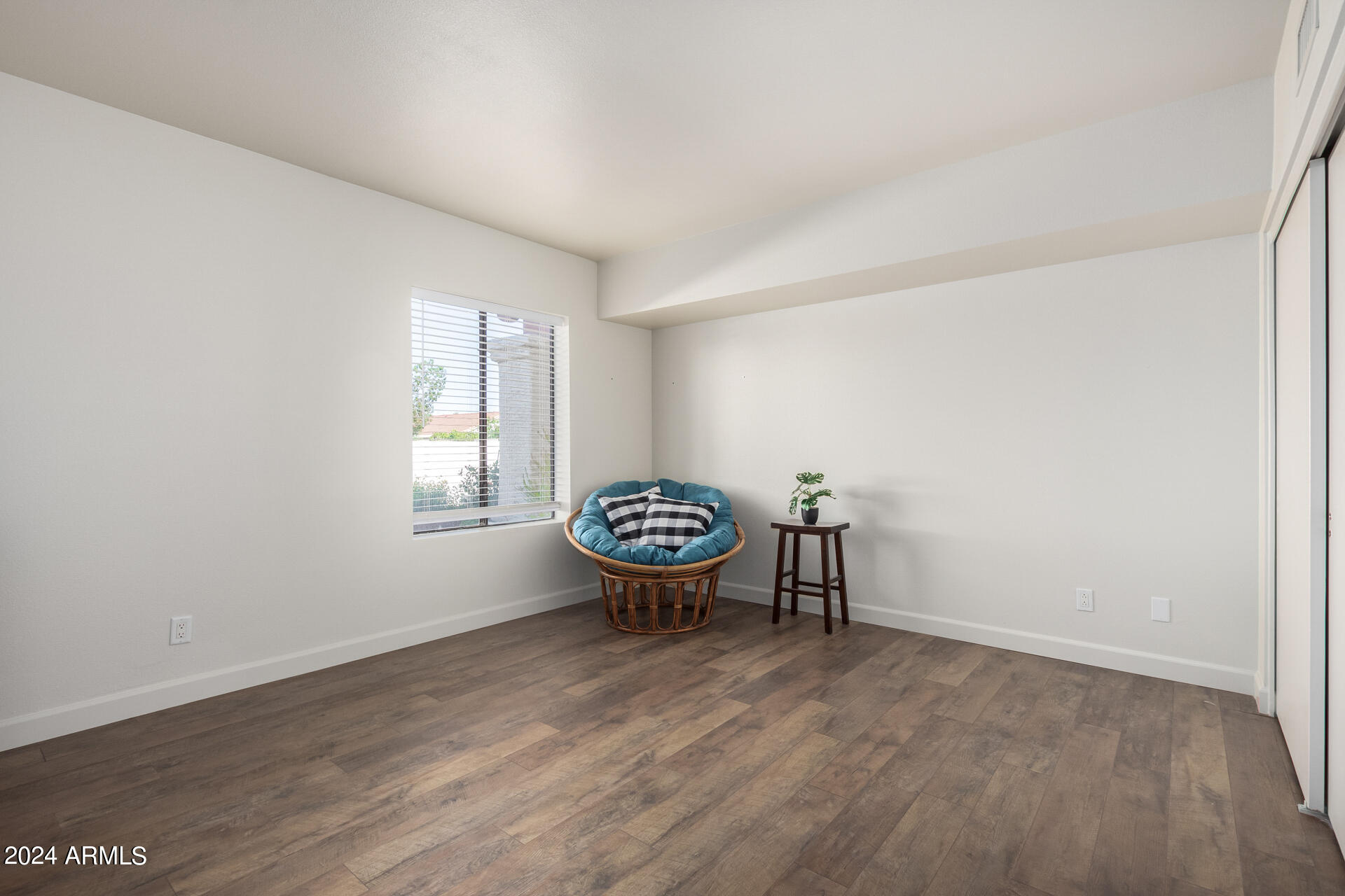 10525 E SUNNYDALE Drive