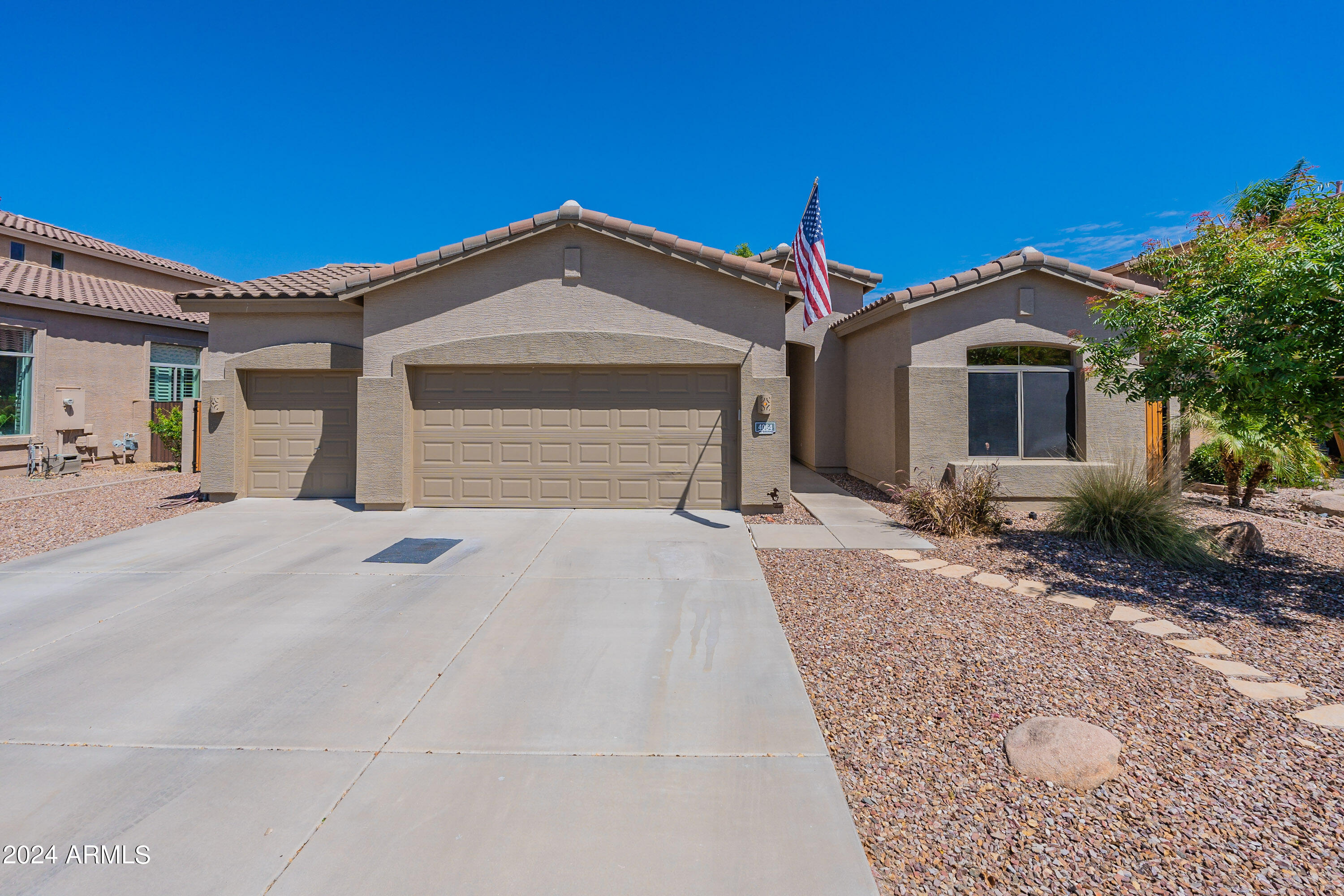 4064 E REINS Road