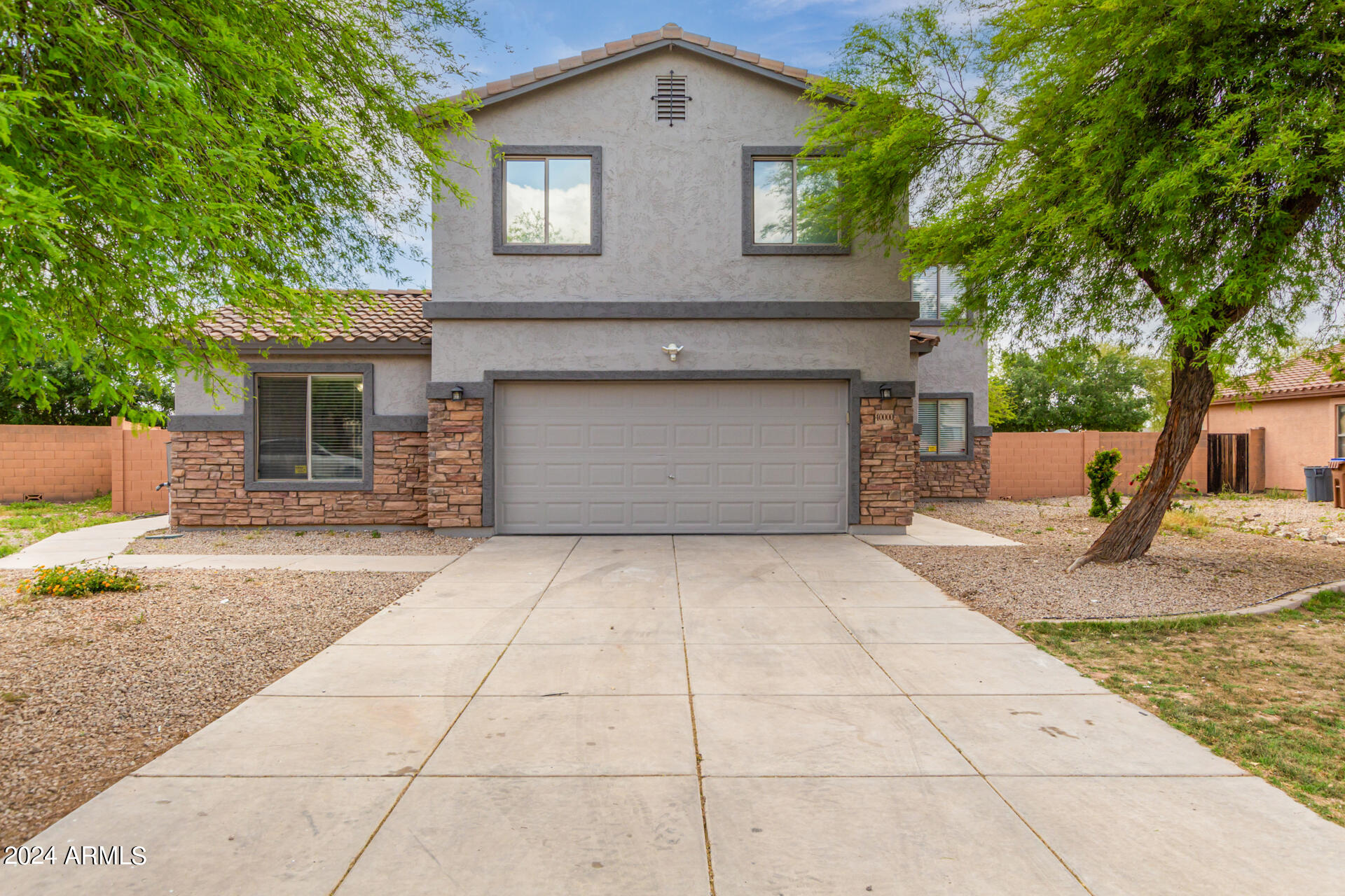 40000 N TRESTA Way