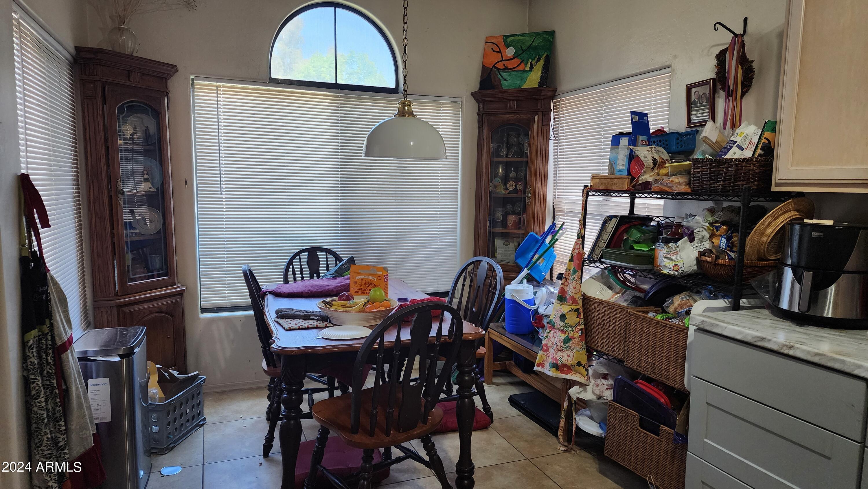 2243 W MYRTLE Drive
