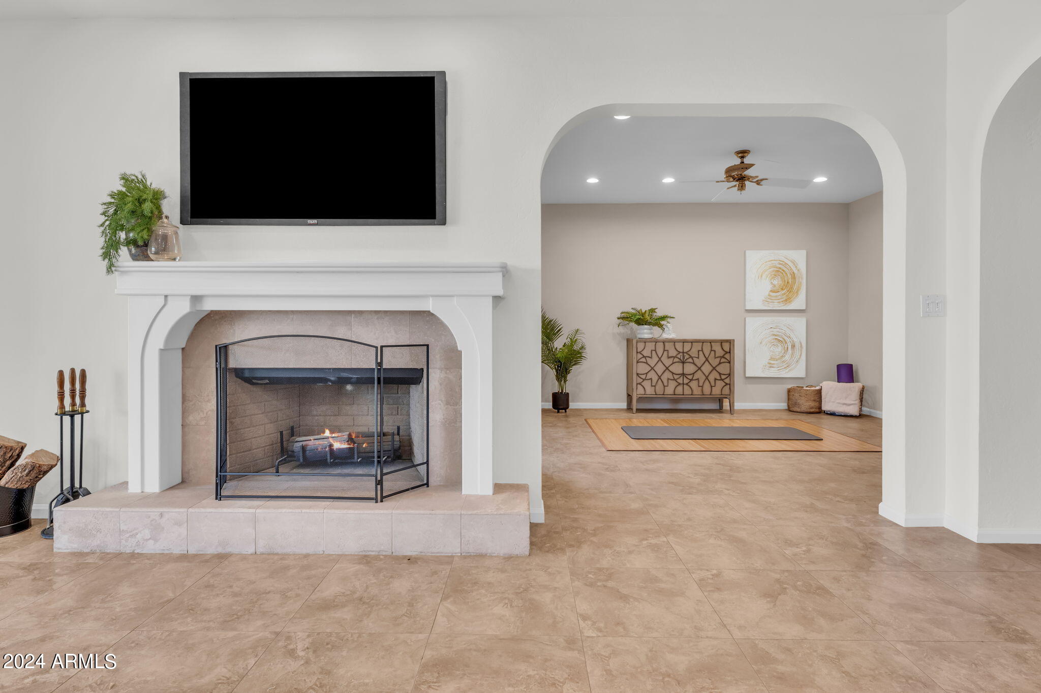 3800 E LINCOLN Drive # 3