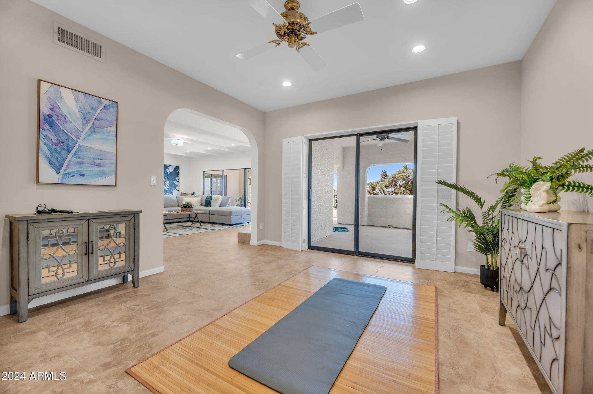 3800 E LINCOLN Drive # 3