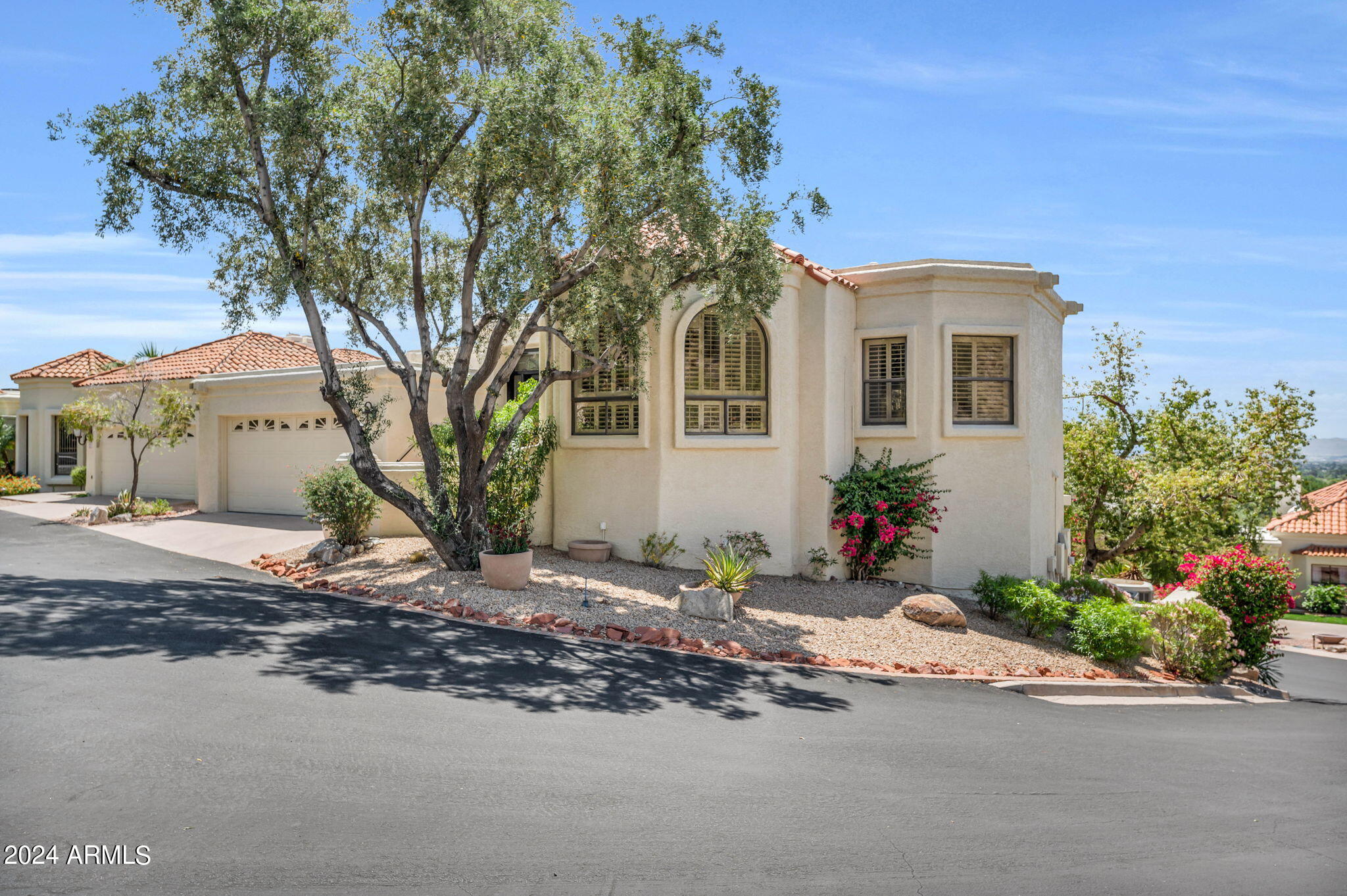 3800 E LINCOLN Drive # 3