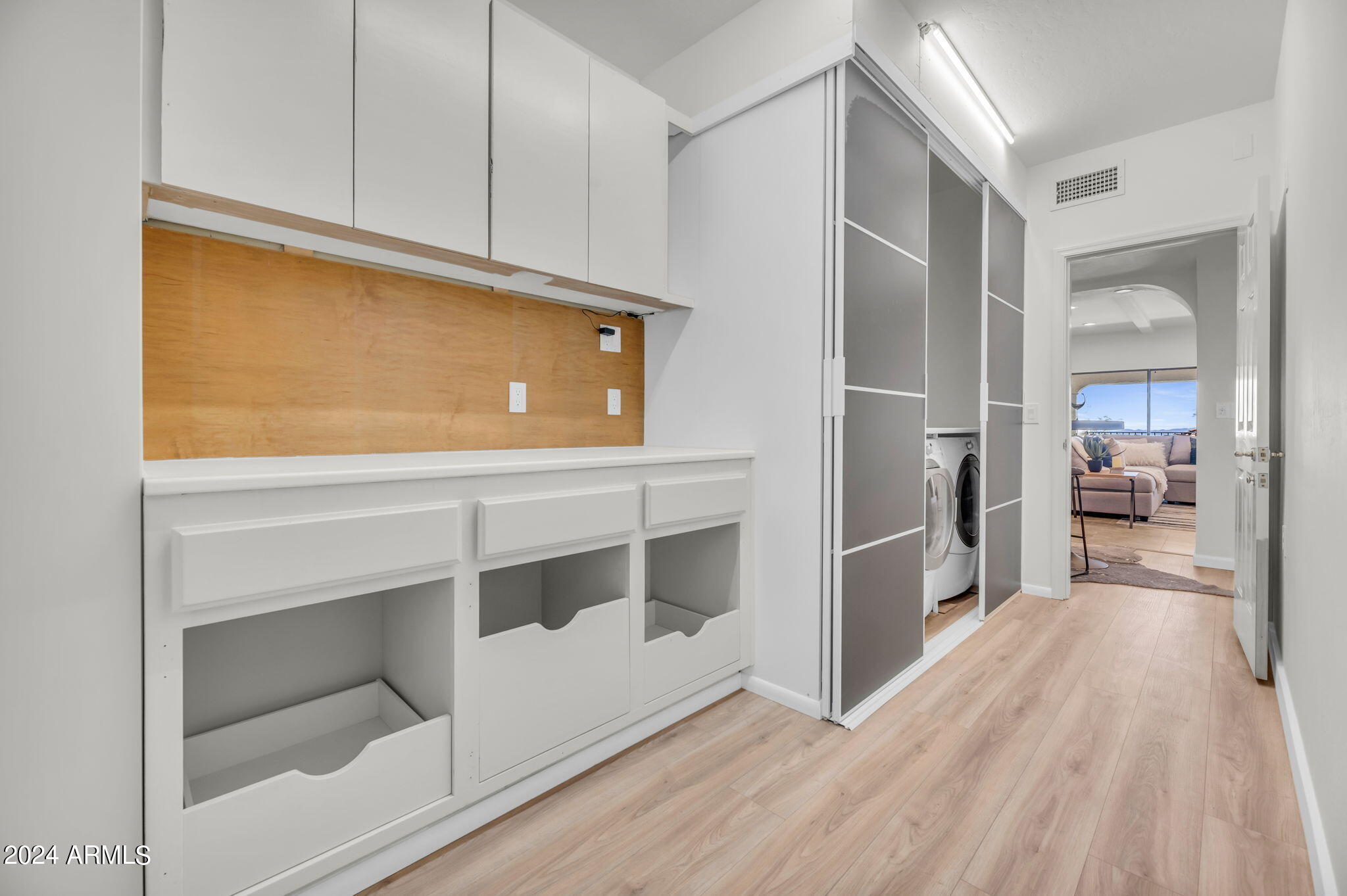 3800 E LINCOLN Drive # 3