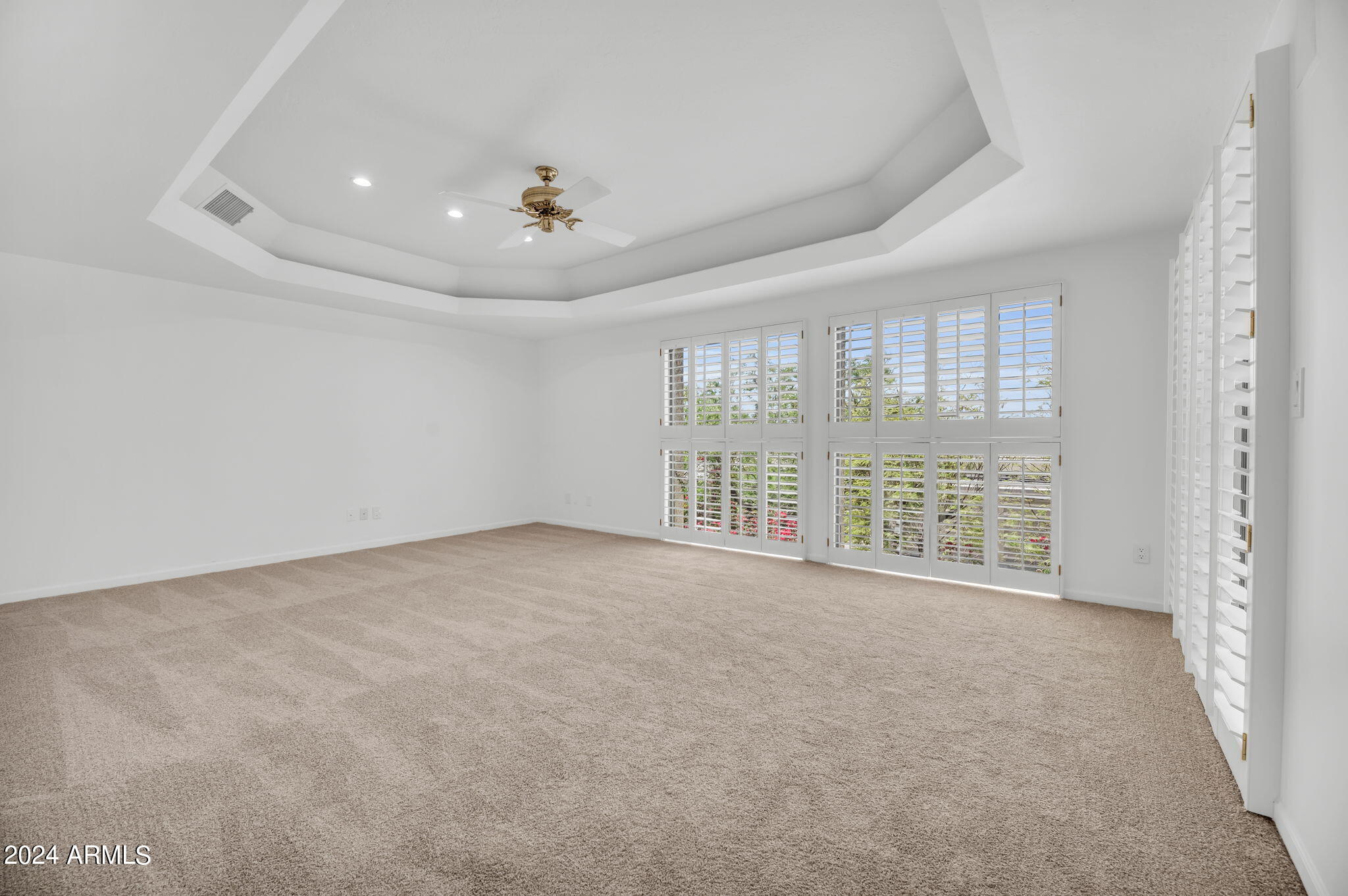 3800 E LINCOLN Drive # 3