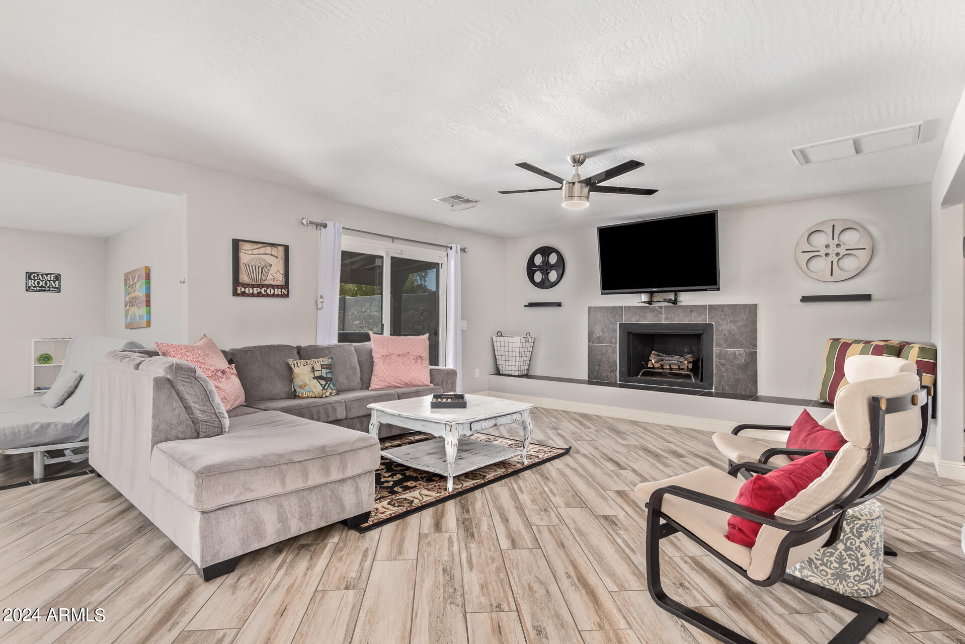 713 W GAIL Drive