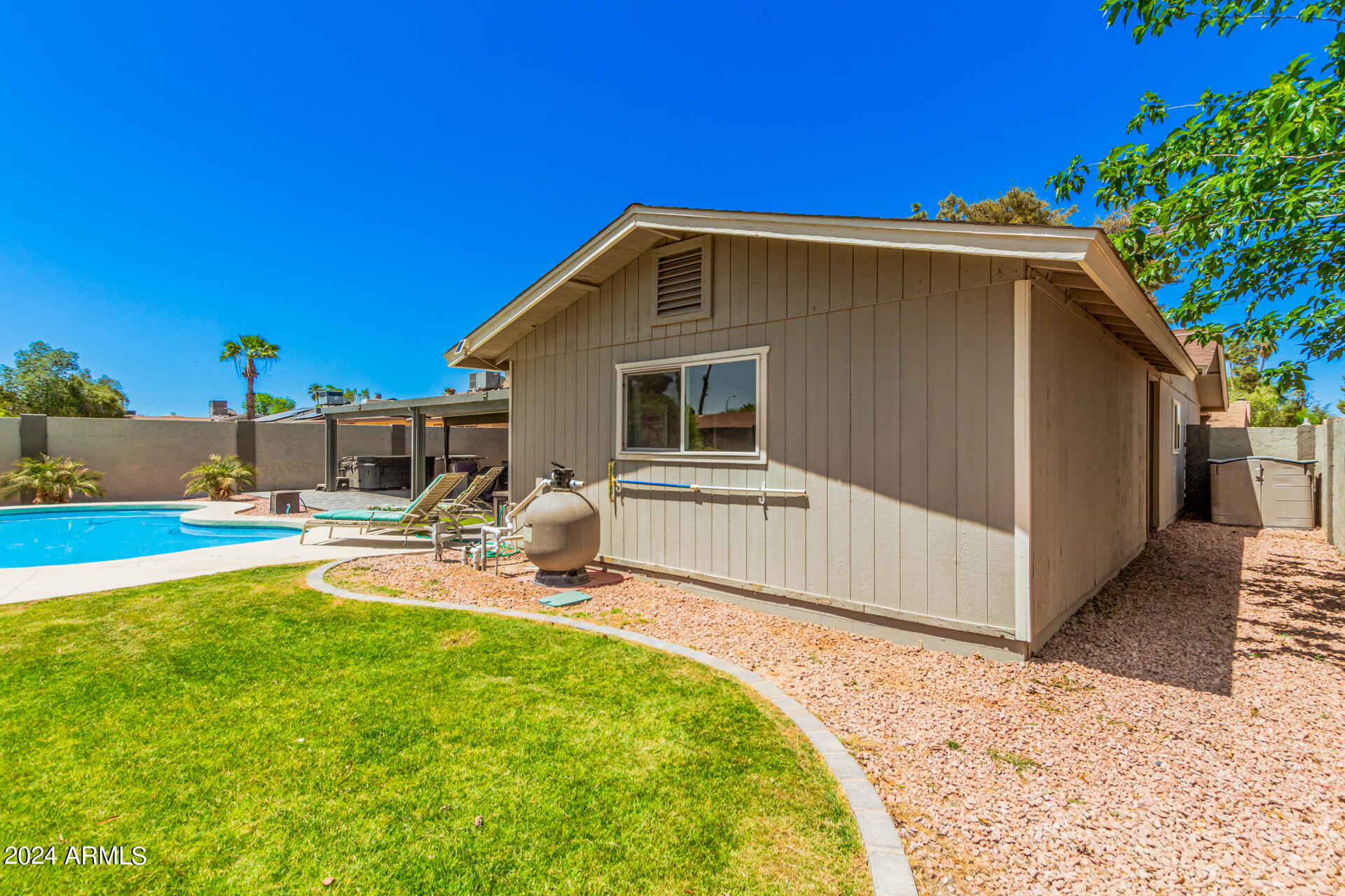 713 W GAIL Drive