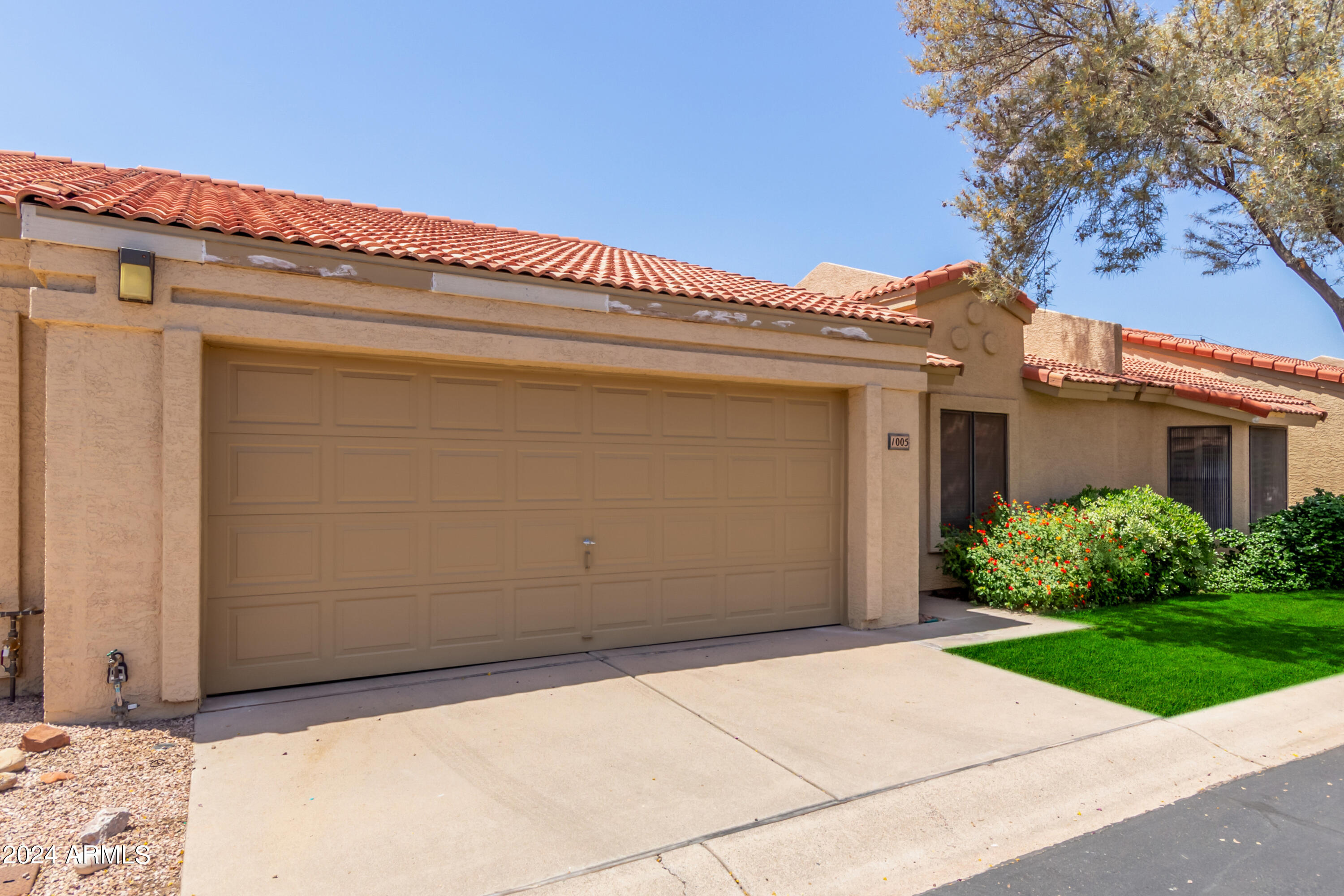 1021 S GREENFIELD Road # 1005