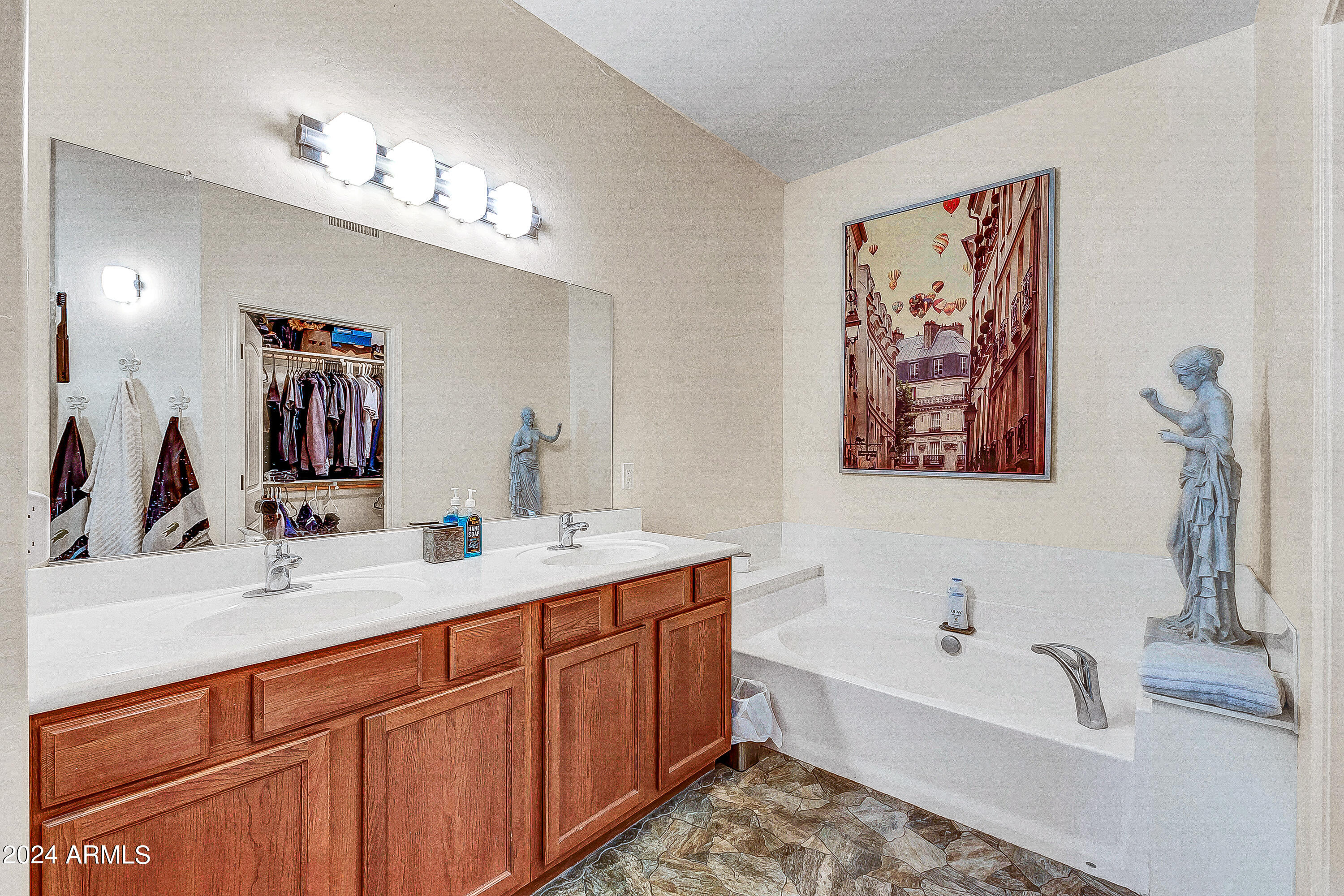2925 N SERICIN Road # 102