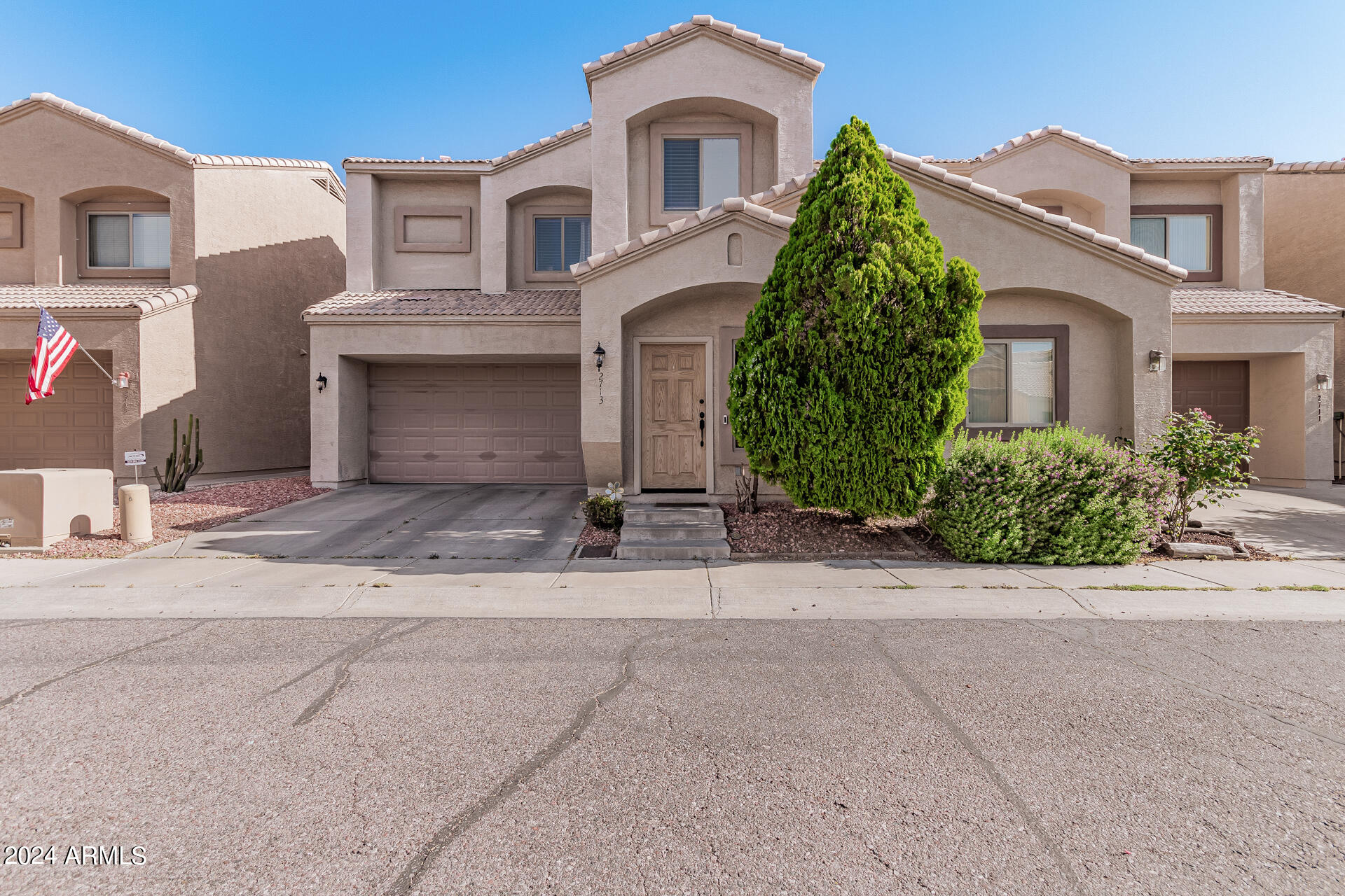 2713 E SCHILIRO Circle
