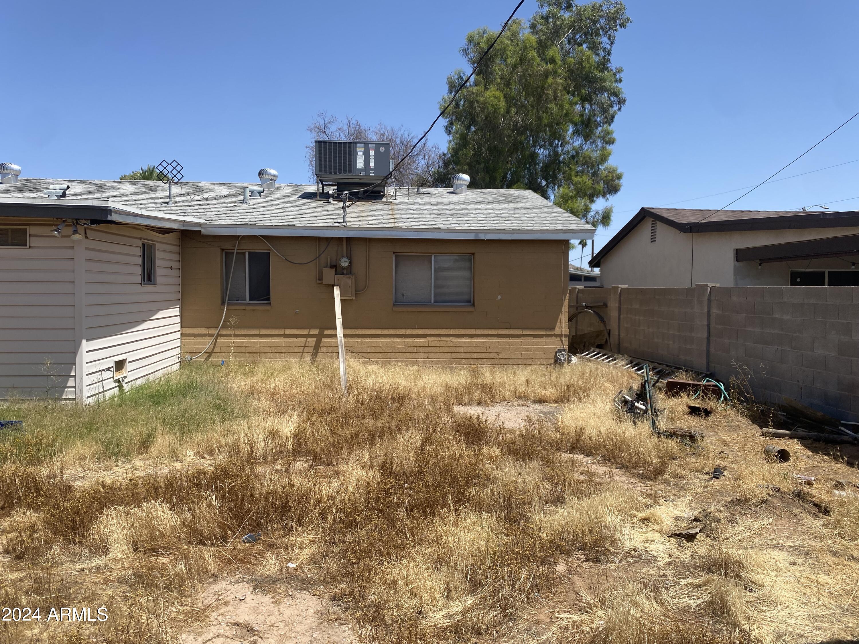 2339 E SYLVIA Street