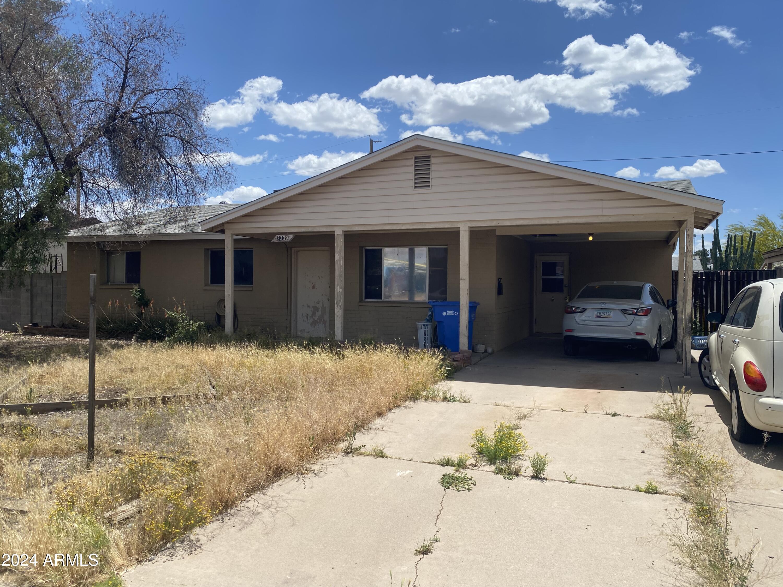 2339 E SYLVIA Street