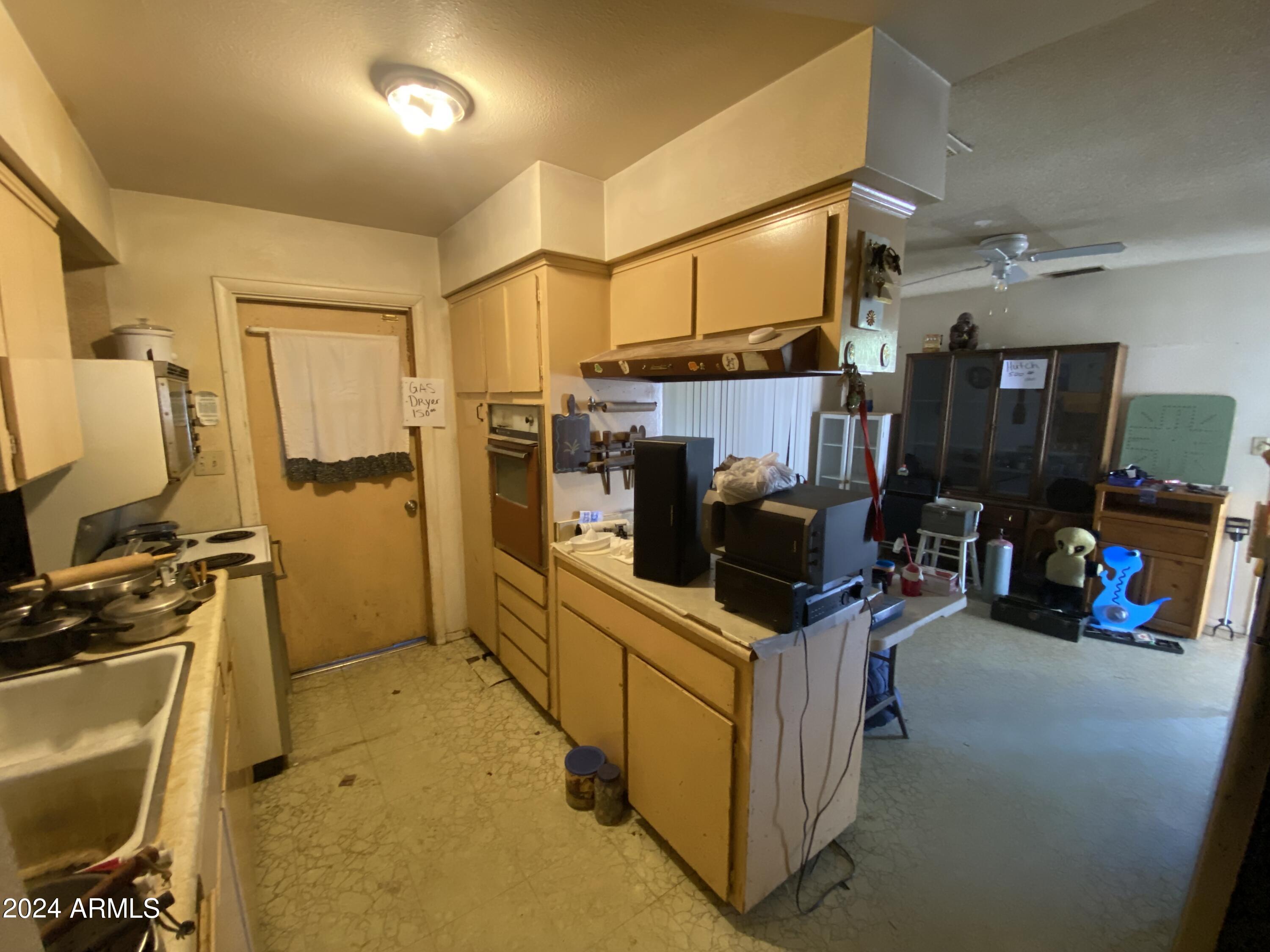 2339 E SYLVIA Street
