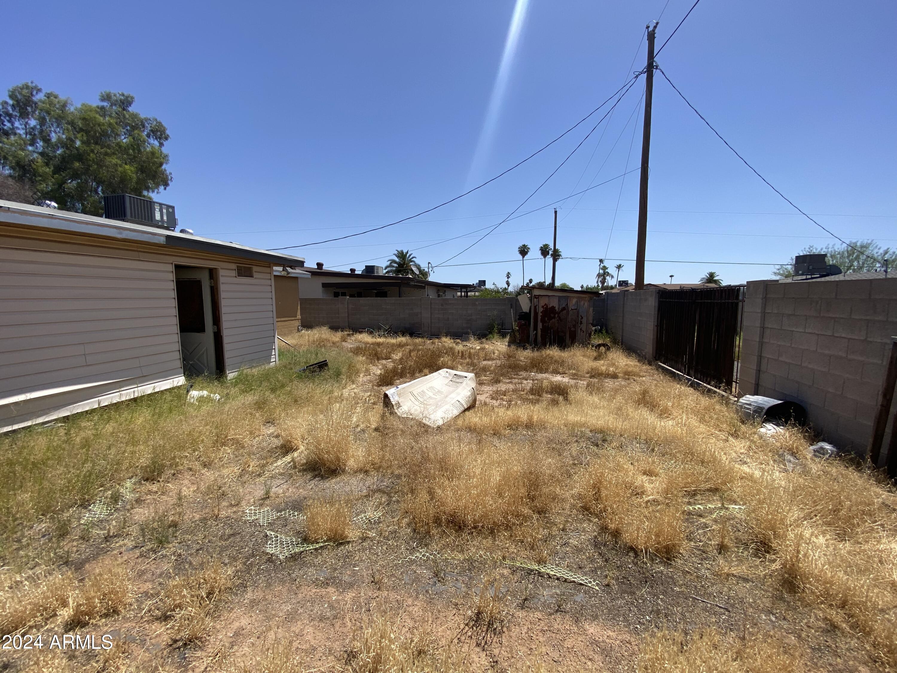 2339 E SYLVIA Street