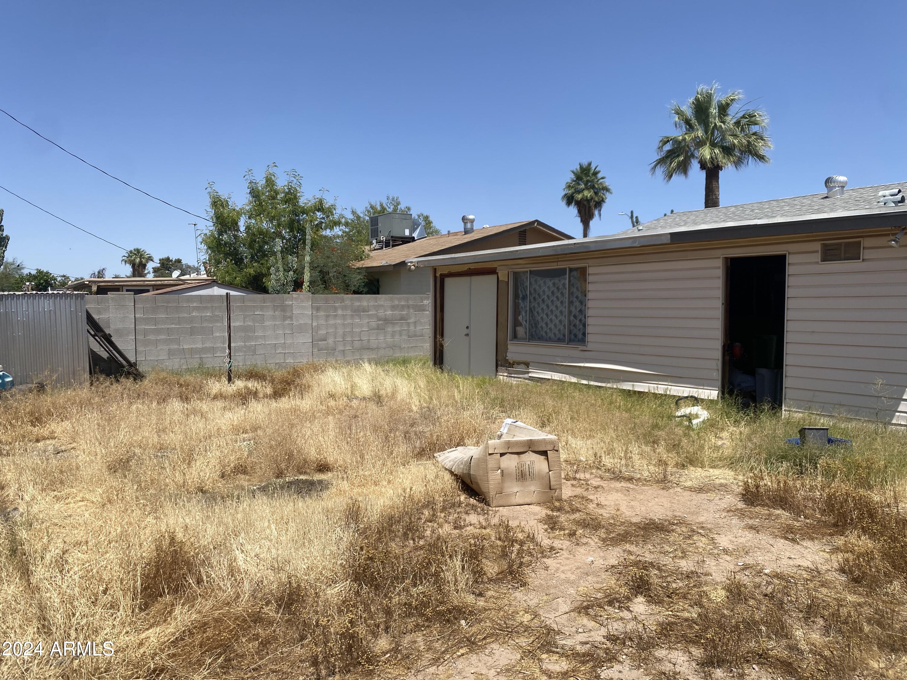 2339 E SYLVIA Street