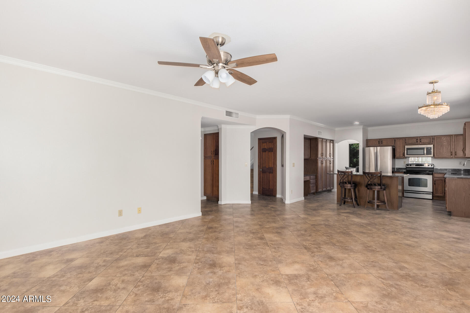 3706 N WINTERGREEN Way