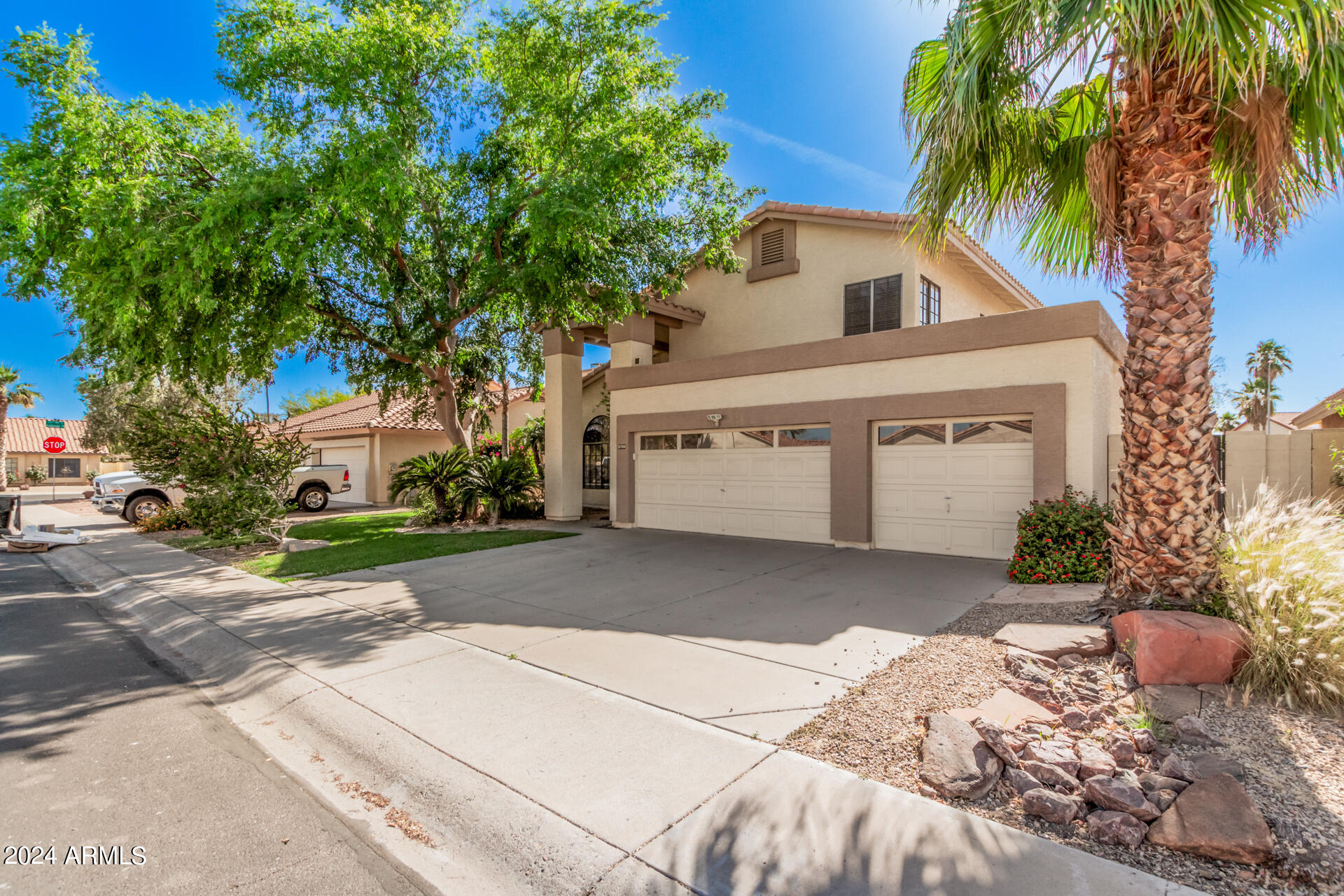 3706 N WINTERGREEN Way