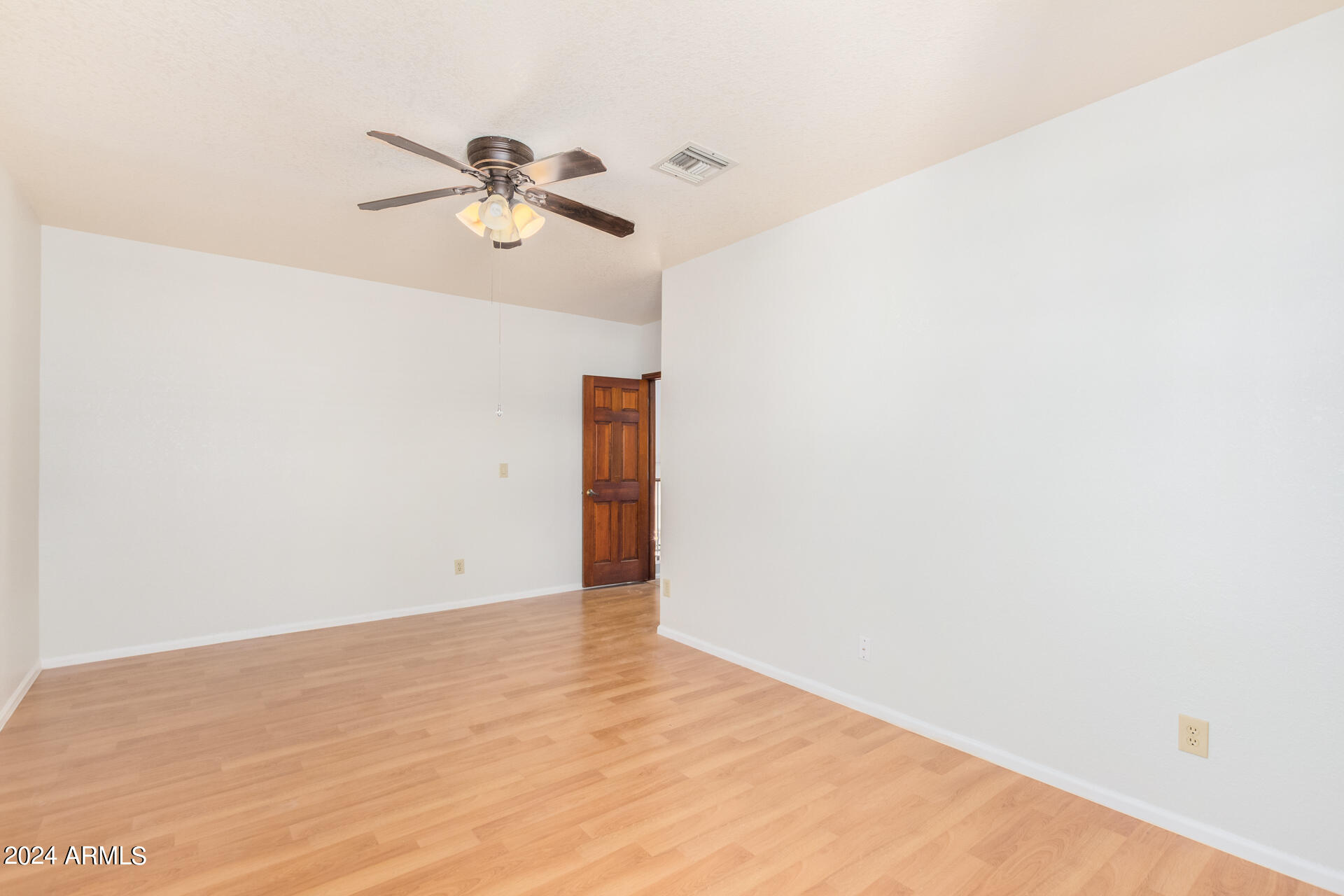 3706 N WINTERGREEN Way