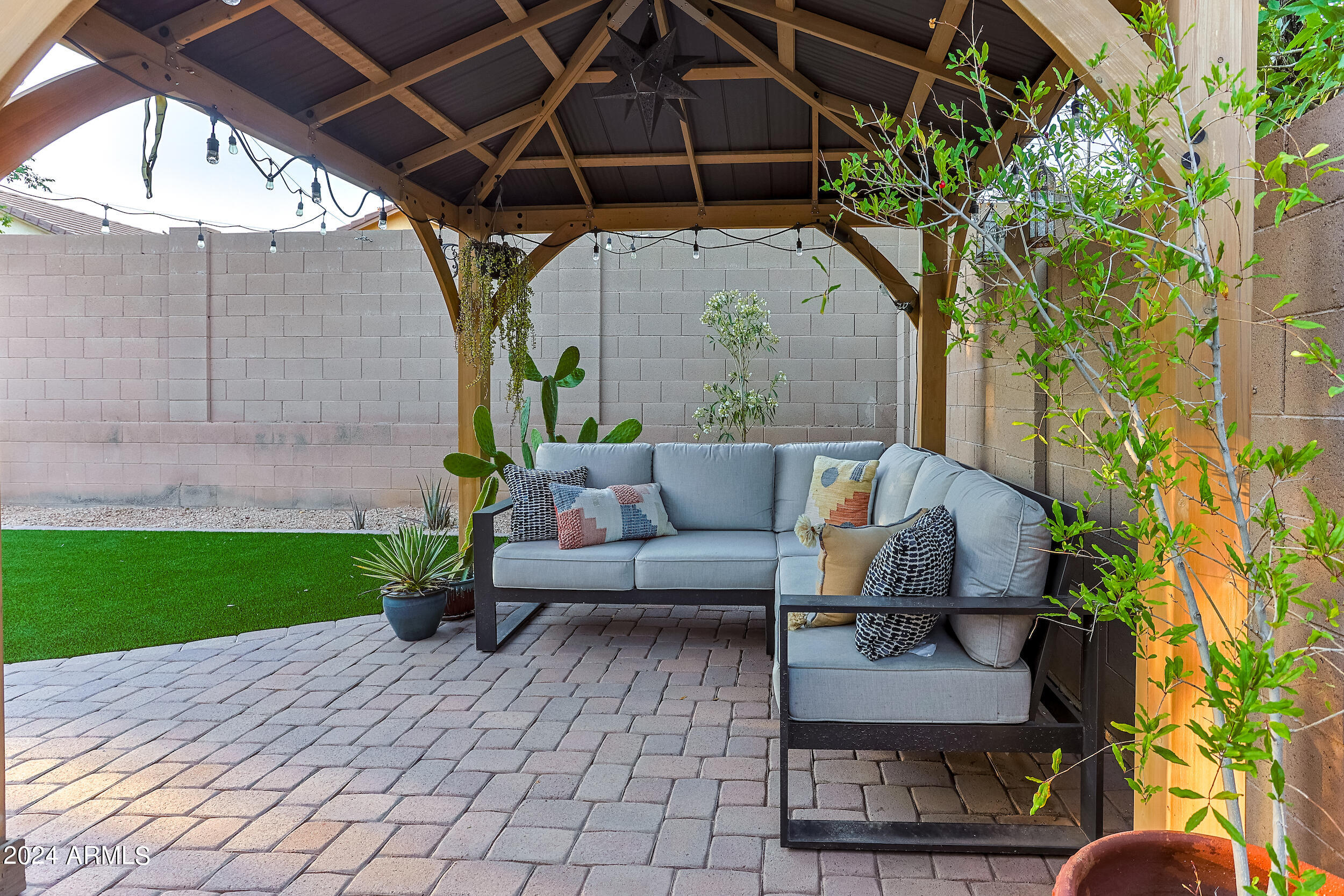 2508 W PRESERVE Way