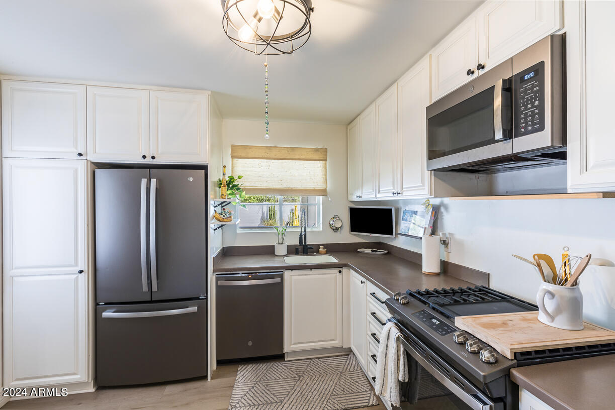 144 W PIERSON Street