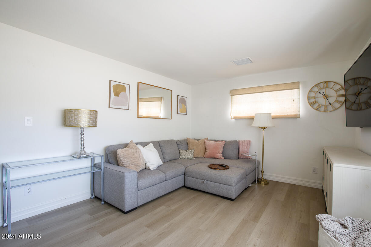 144 W PIERSON Street